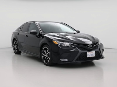 Black 2019 Toyota Camry SE