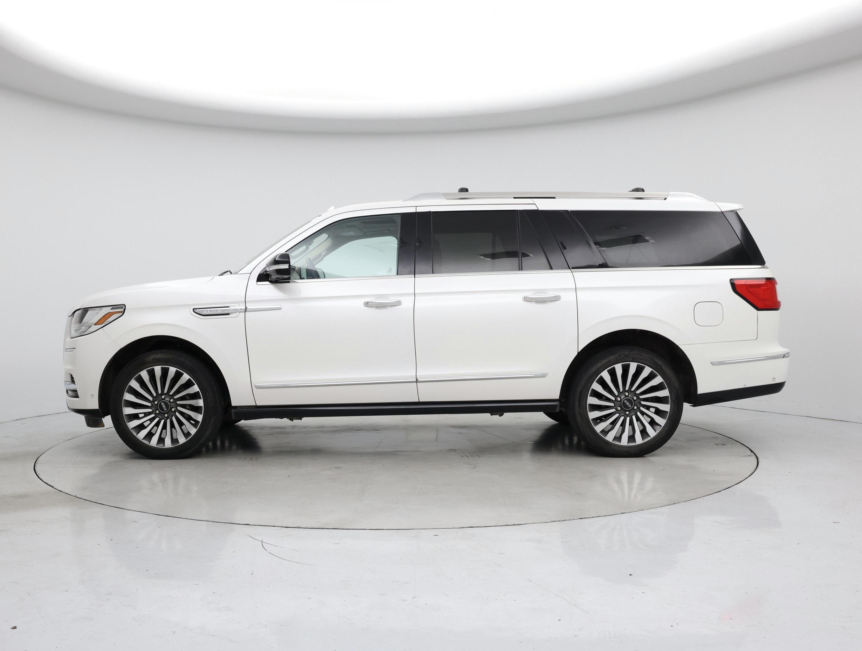 Thumbnail: 2018 Lincoln Navigator L - 3