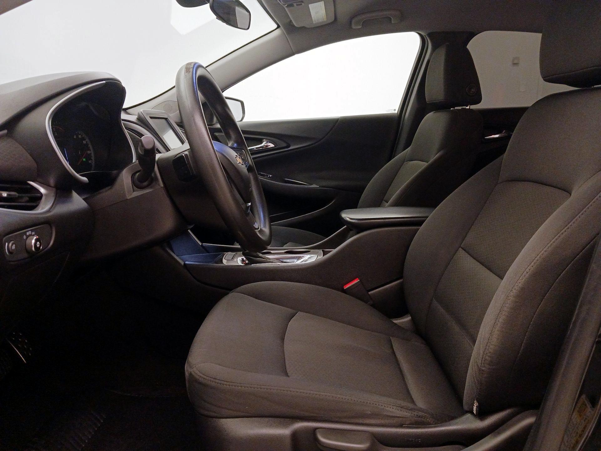 Thumbnail: 2016 Chevrolet Malibu - 11