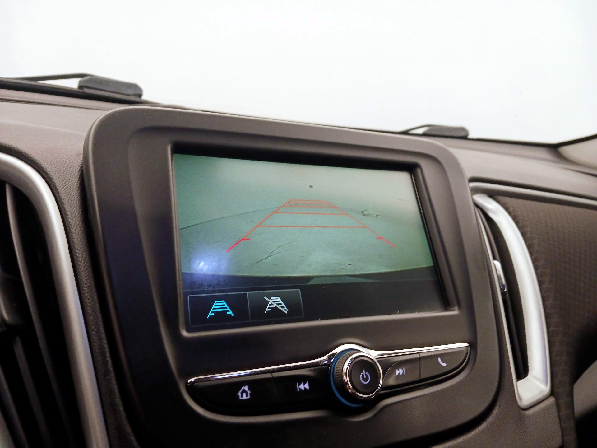 Thumbnail: 2016 Chevrolet Malibu - 14