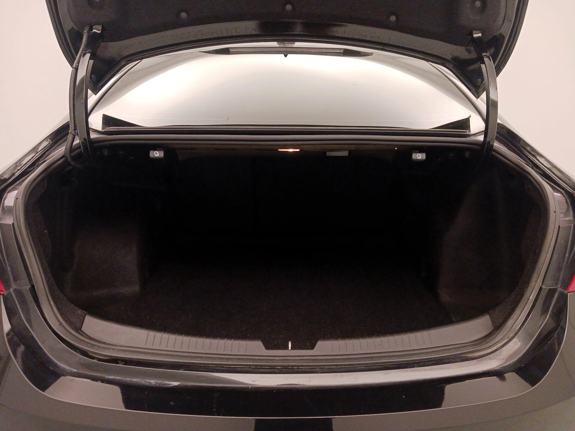 Thumbnail: 2016 Chevrolet Malibu - 20