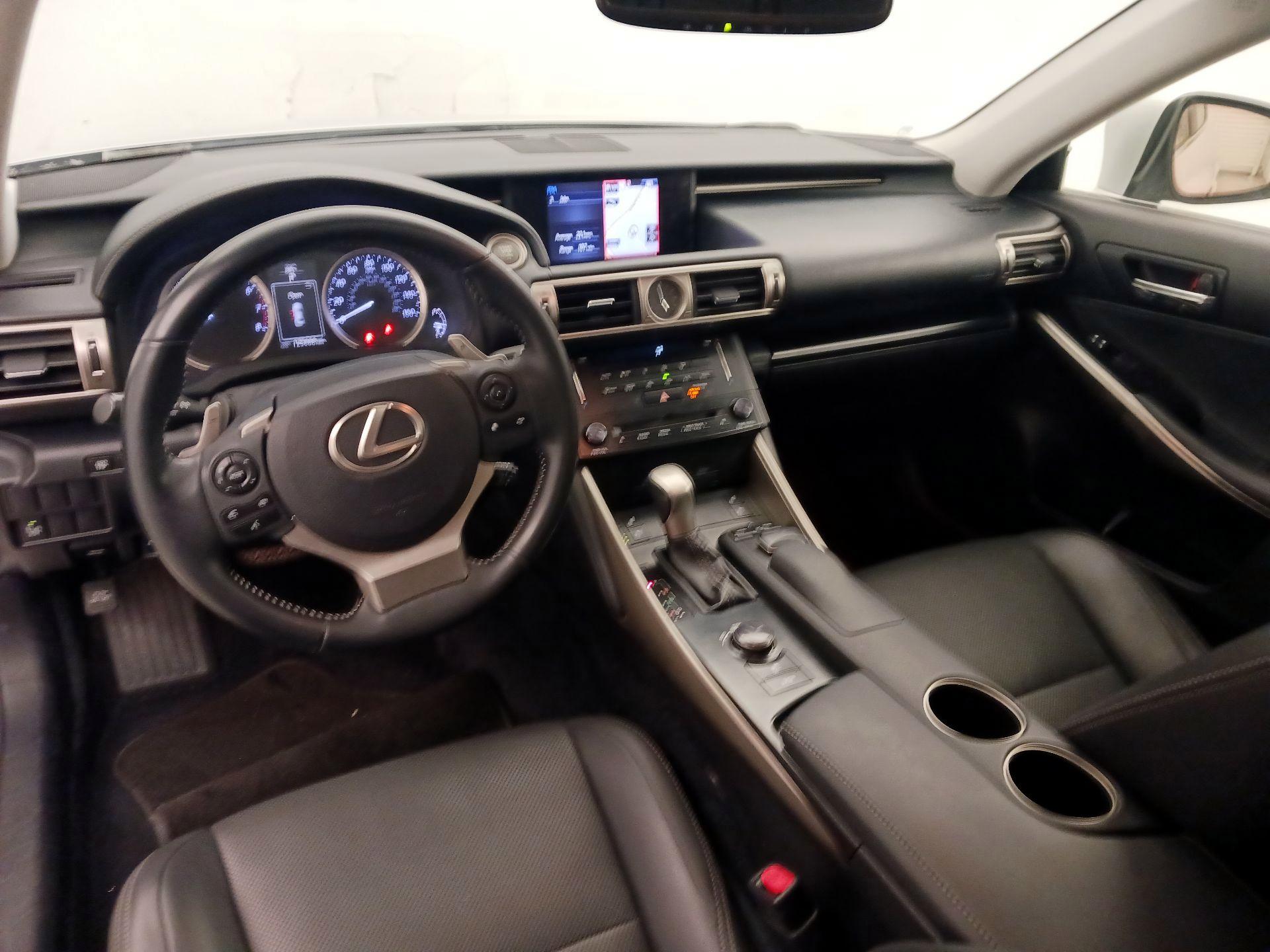 Thumbnail: 2014 Lexus IS - 9