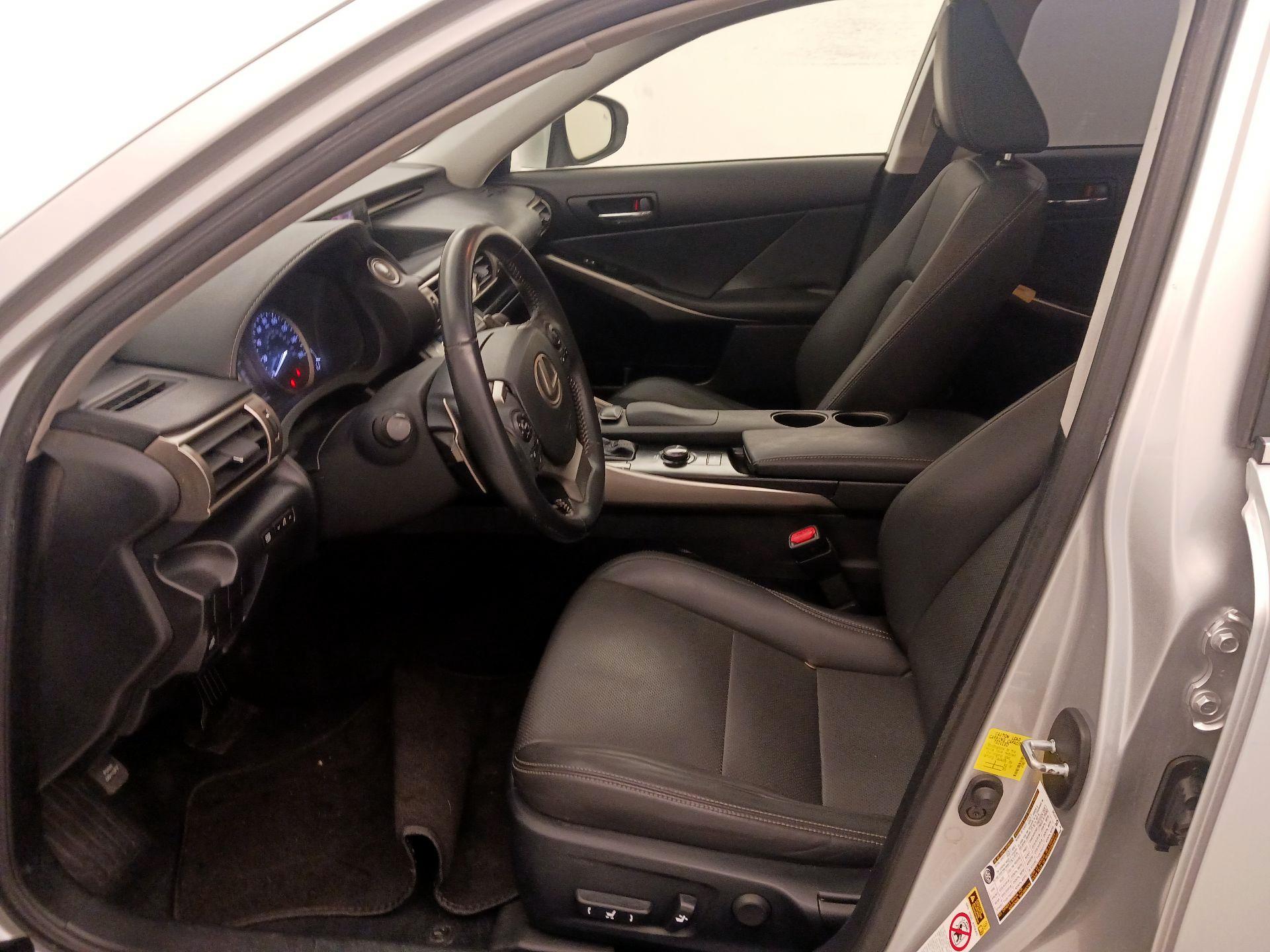 Thumbnail: 2014 Lexus IS - 11
