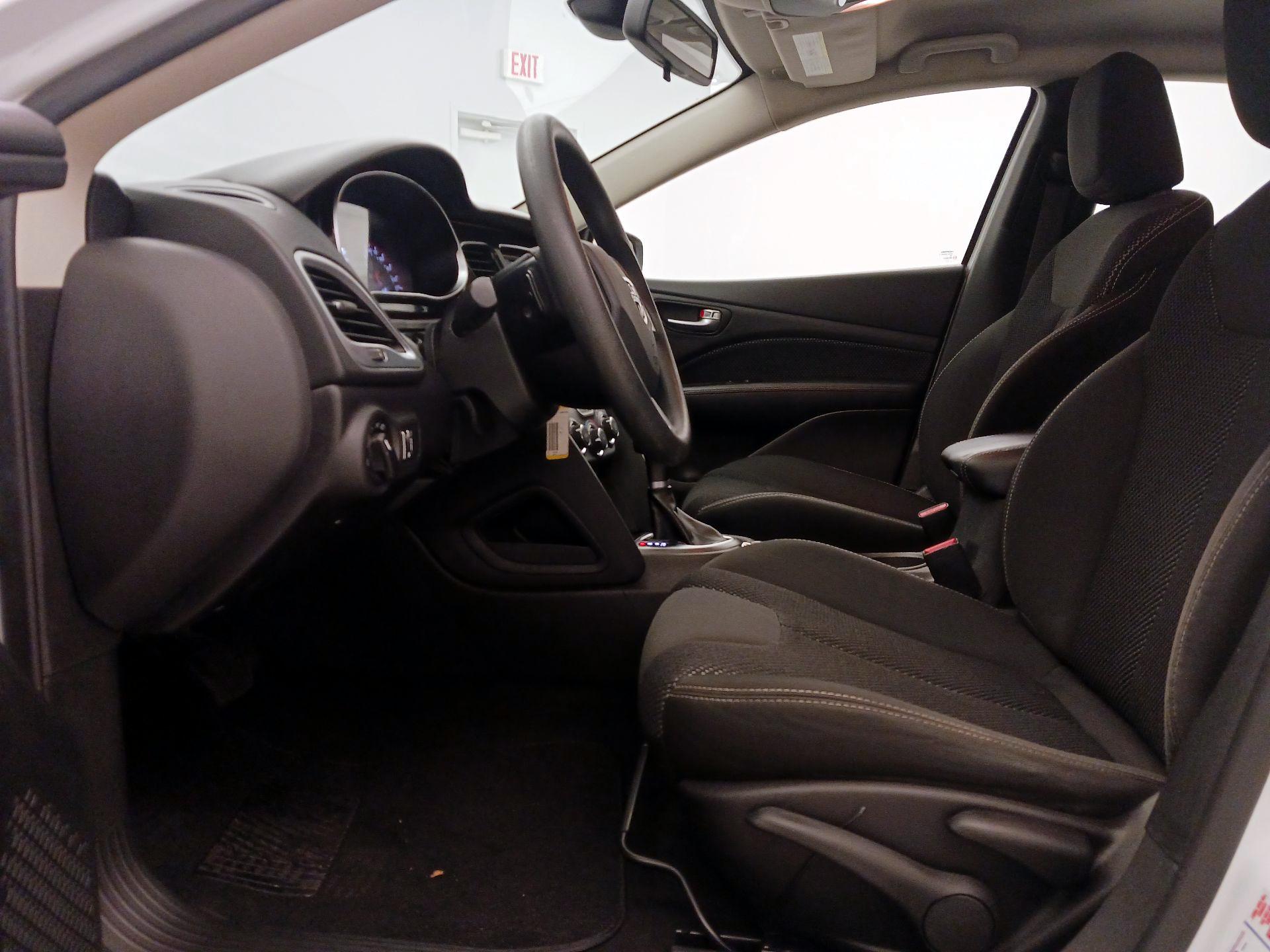 Thumbnail: 2016 Dodge Dart - 11