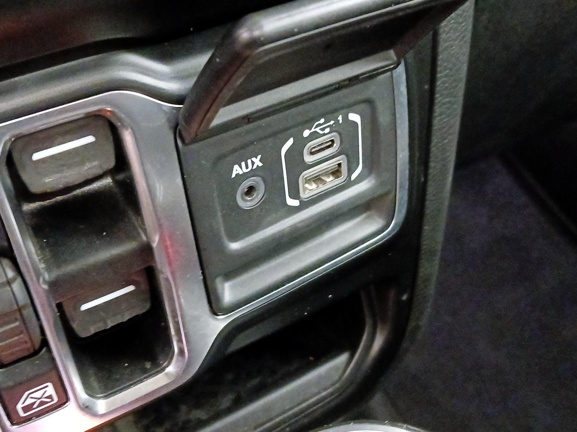 Thumbnail: 2021 Jeep Gladiator - 19