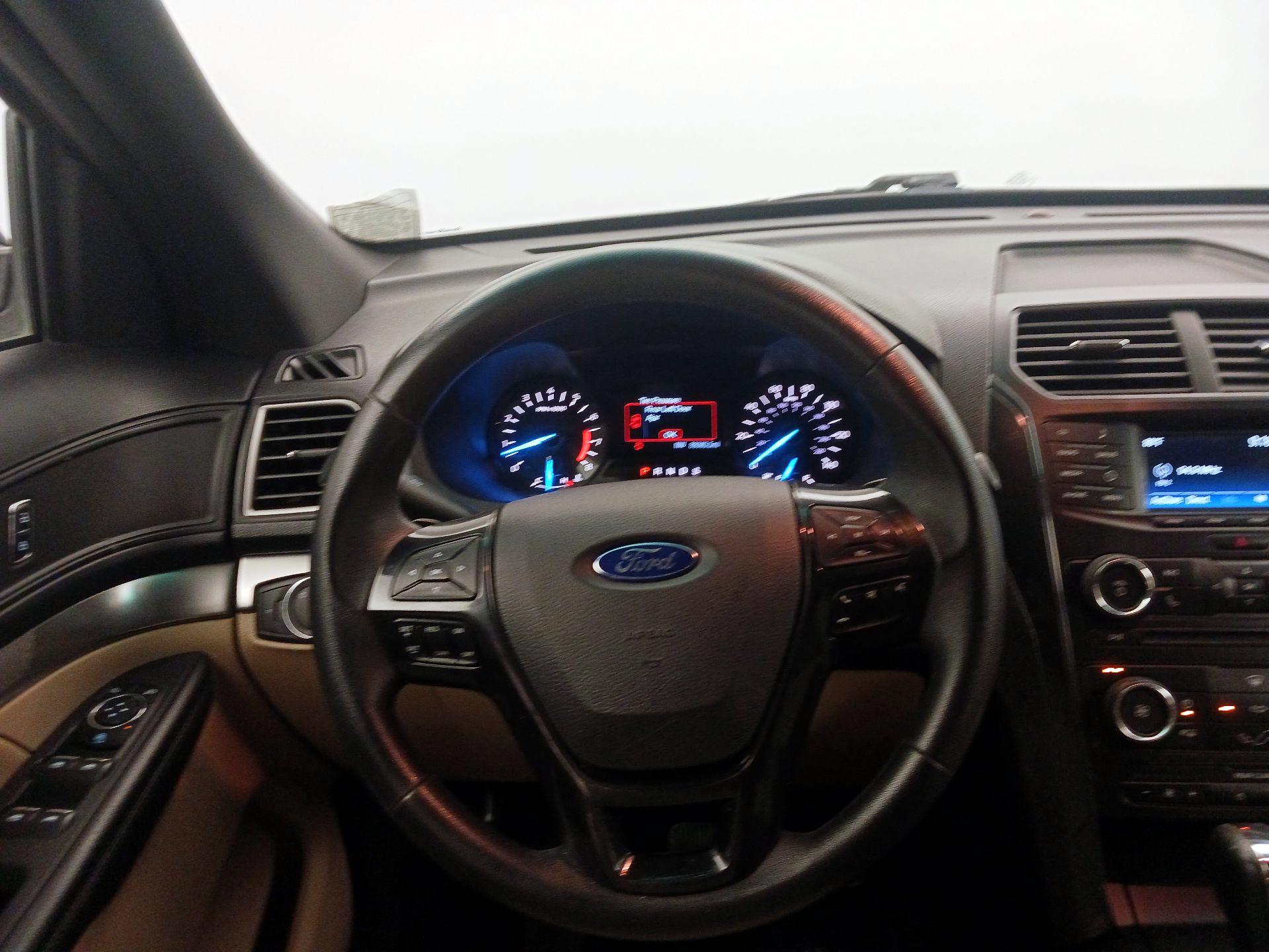 Thumbnail: 2017 Ford Explorer - 10