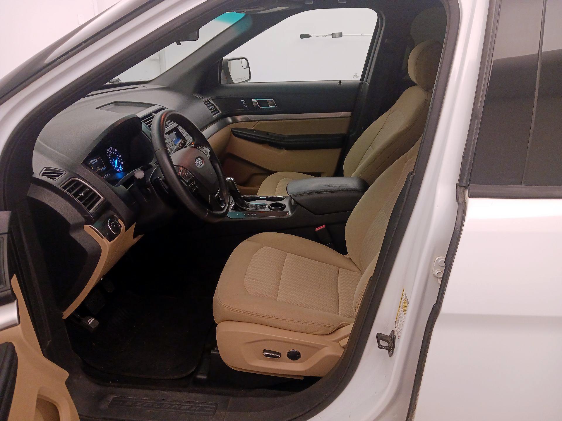 Thumbnail: 2017 Ford Explorer - 11