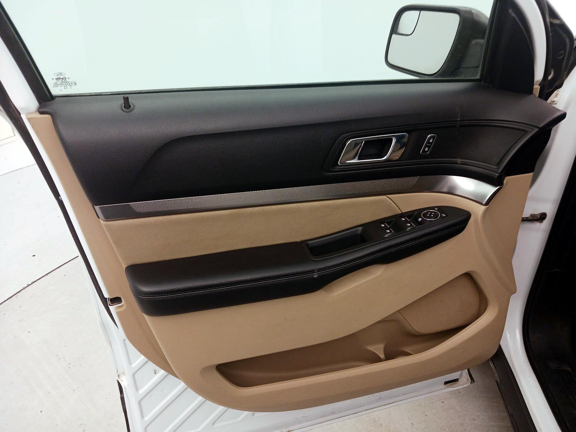 Thumbnail: 2017 Ford Explorer - 12