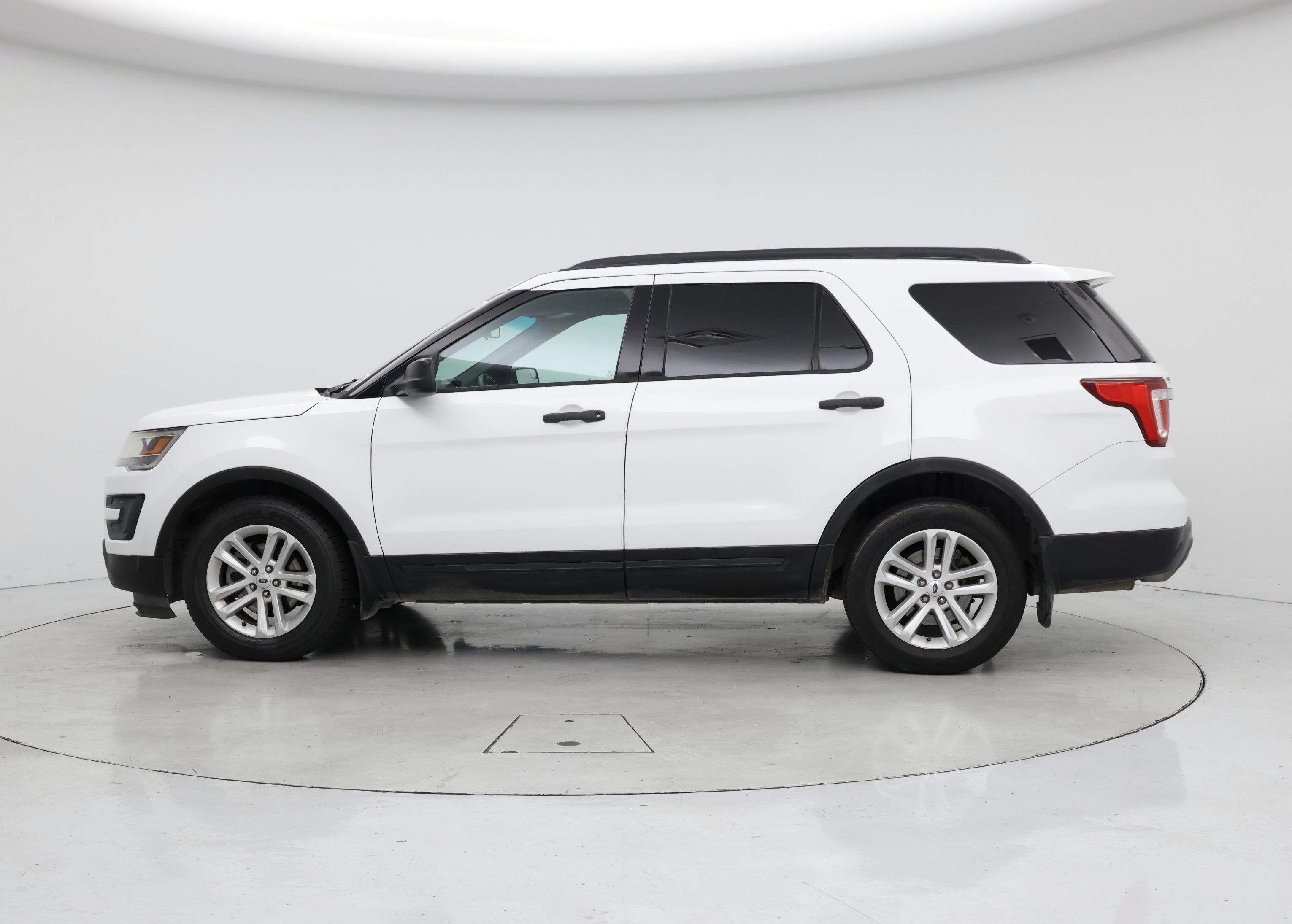 Thumbnail: 2017 Ford Explorer - 3