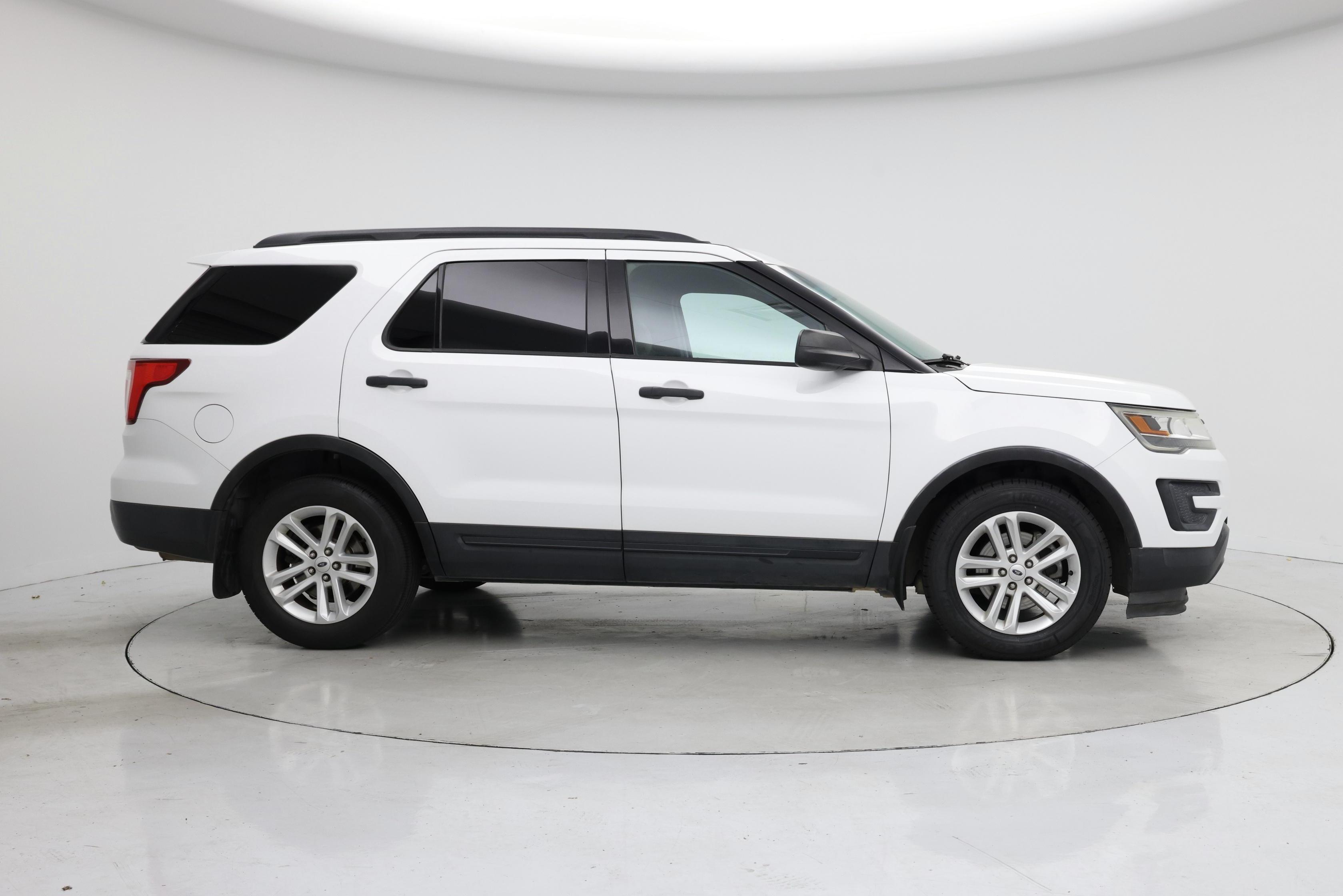 Thumbnail: 2017 Ford Explorer - 7