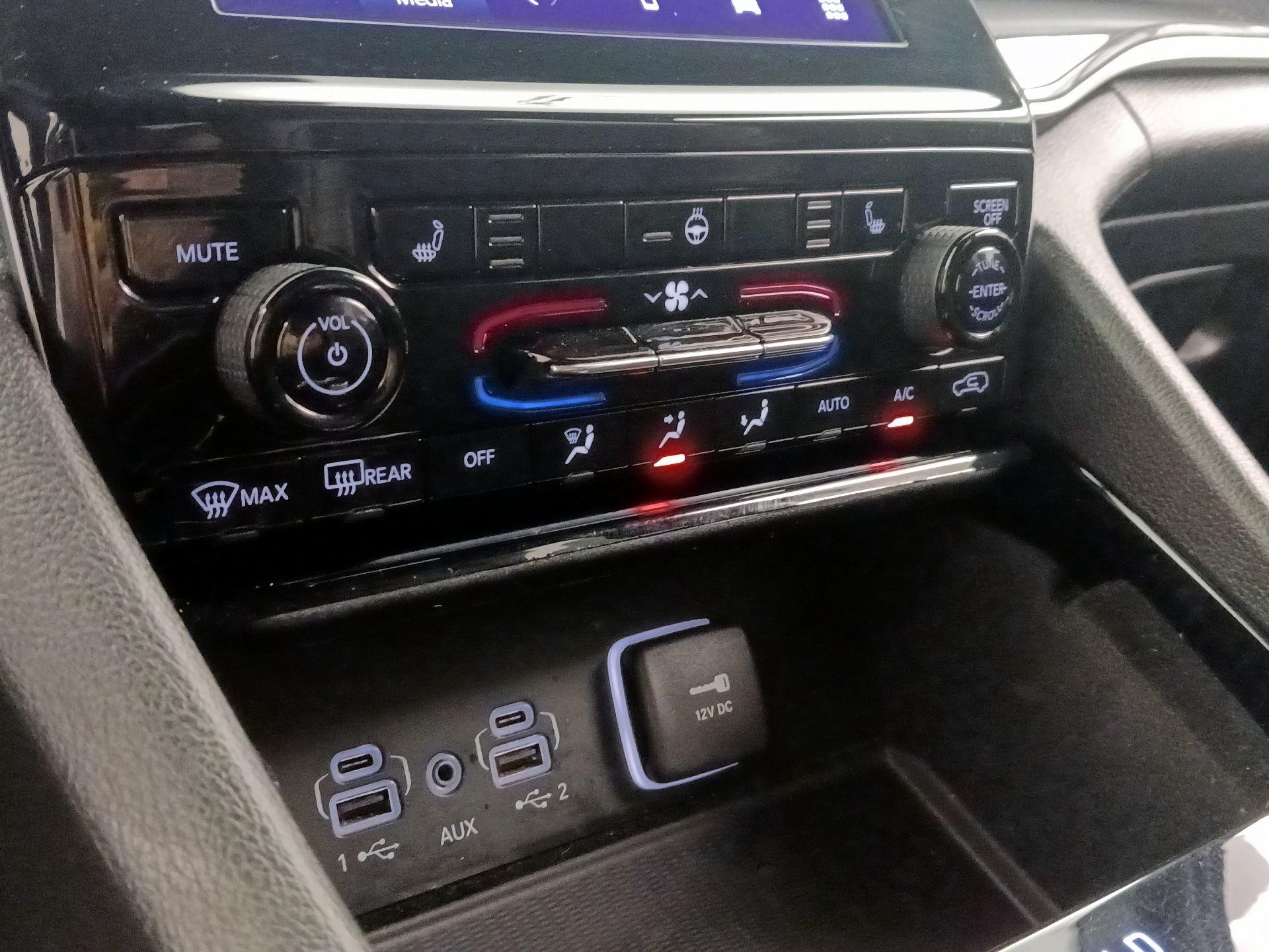 Thumbnail: 2023 Jeep Grand Cherokee - 16
