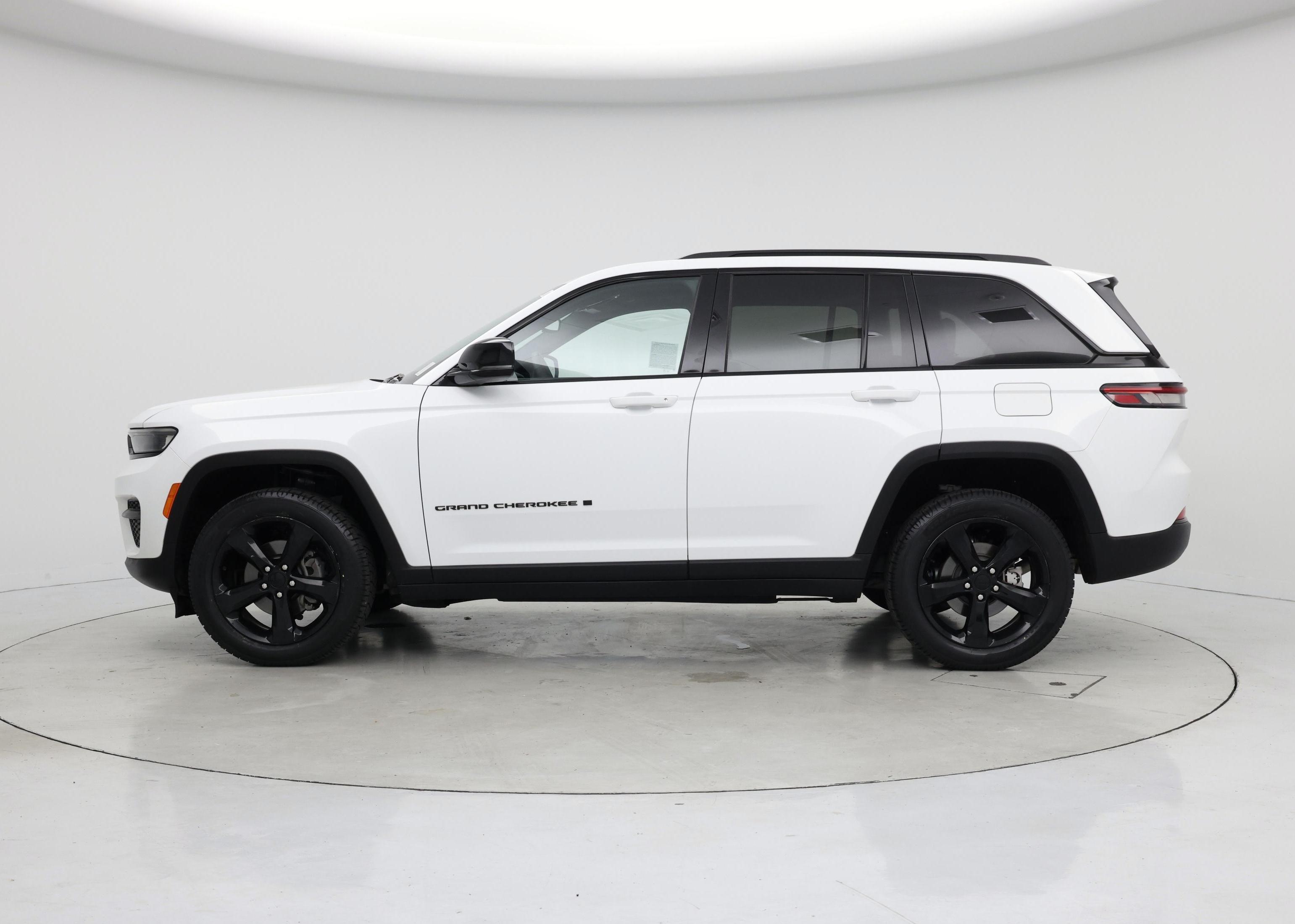 Thumbnail: 2023 Jeep Grand Cherokee - 3