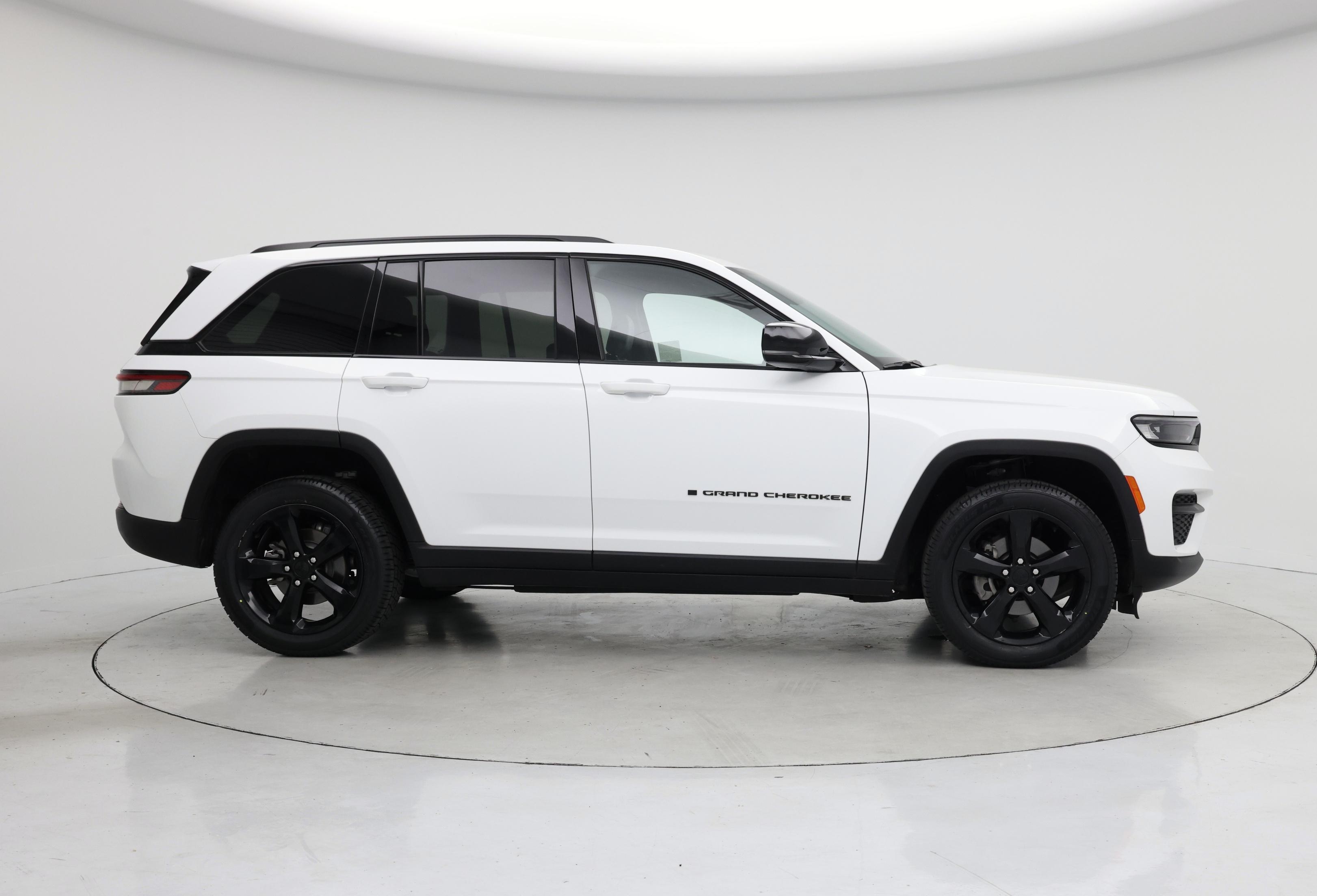 Thumbnail: 2023 Jeep Grand Cherokee - 7
