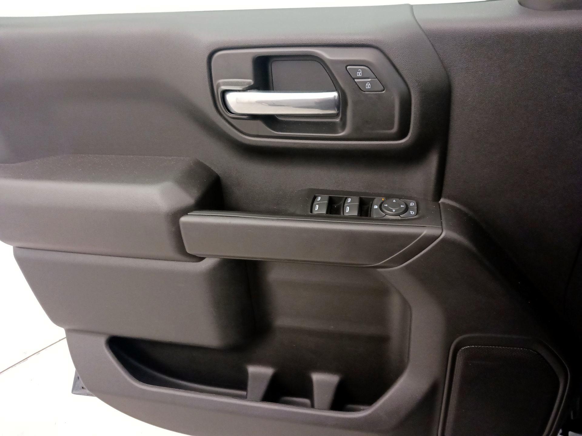 Thumbnail: 2022 Chevrolet Silverado 1500 - 12