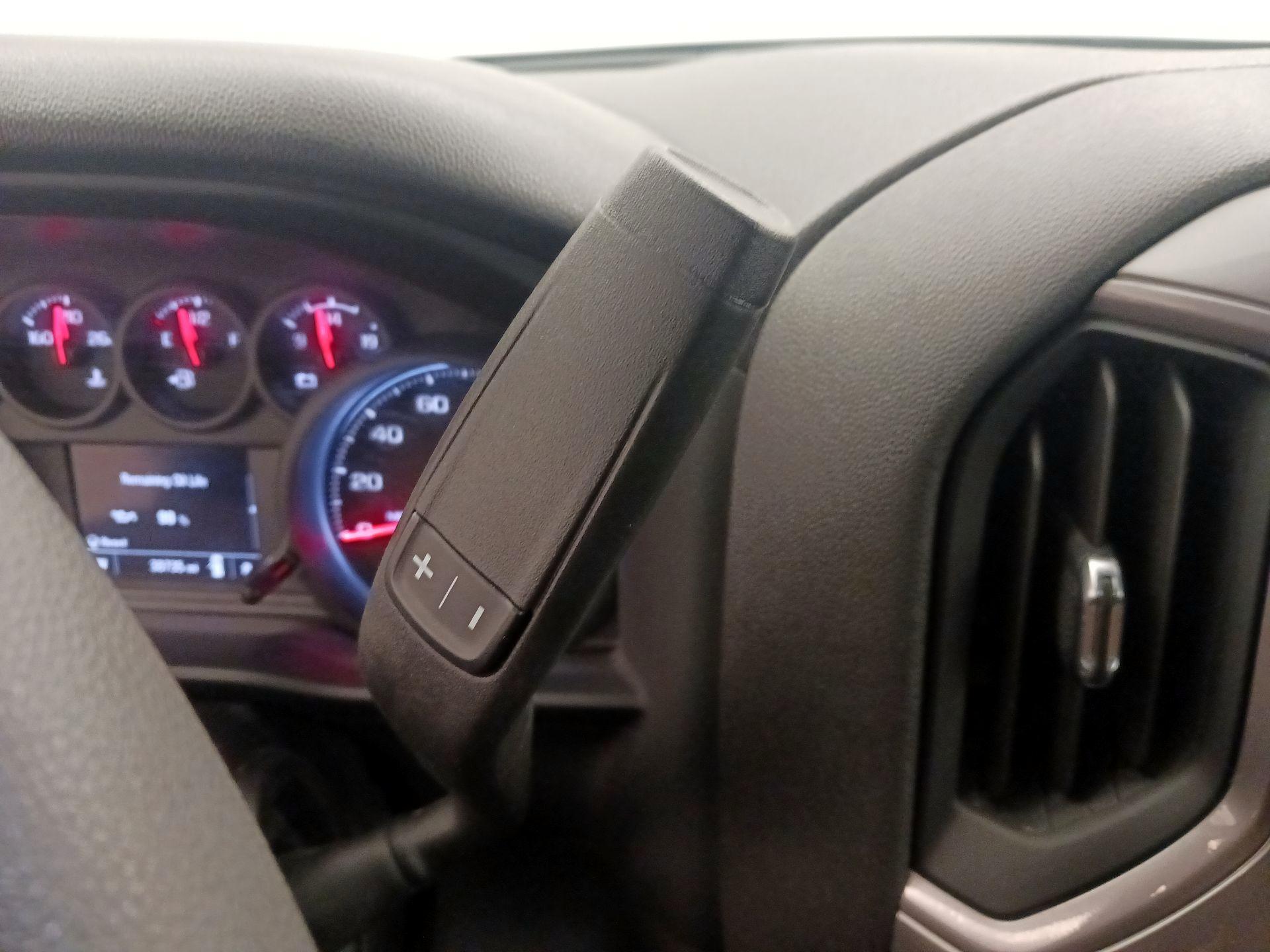 Thumbnail: 2022 Chevrolet Silverado 1500 - 17
