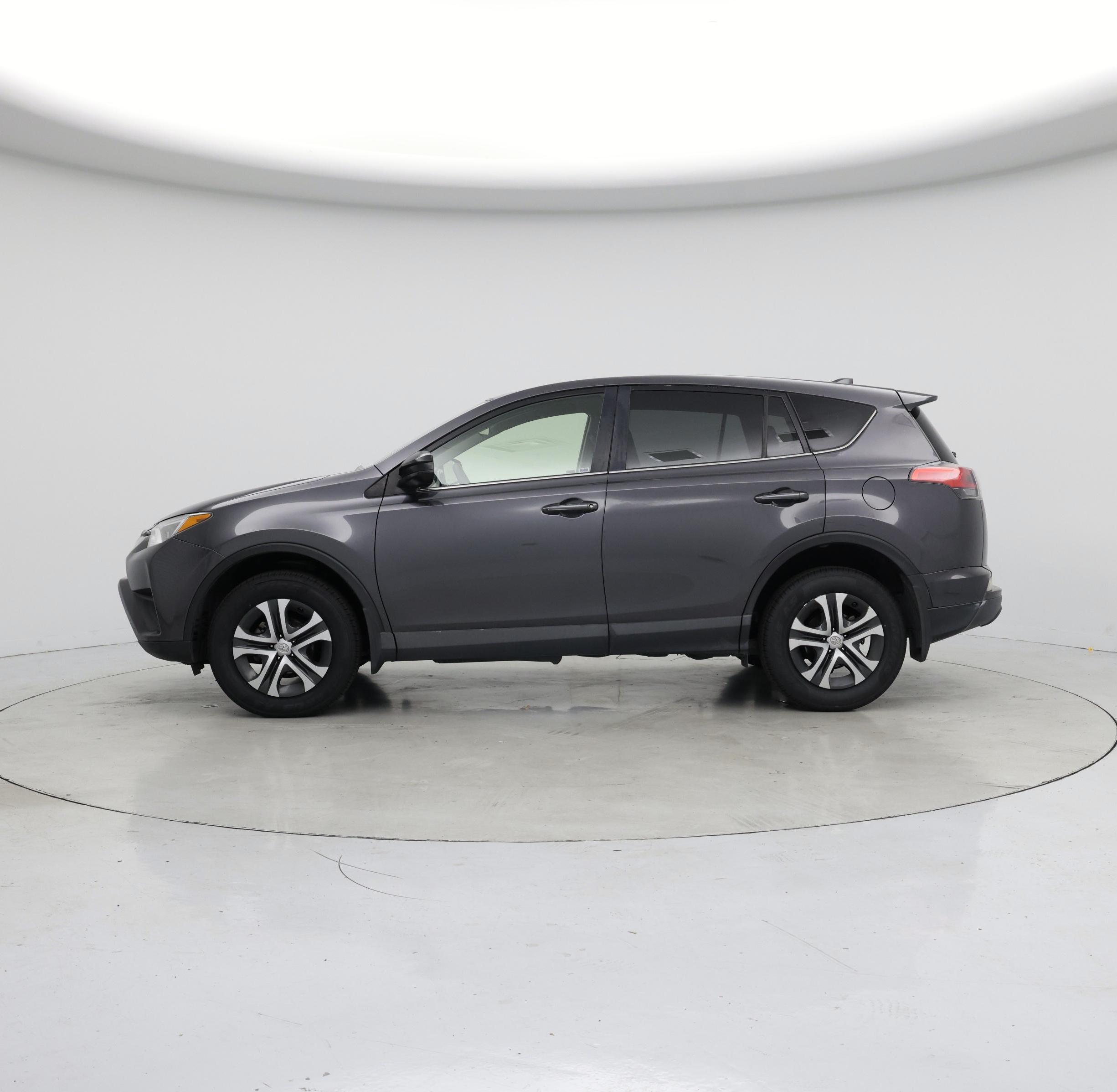 Thumbnail: 2017 Toyota RAV4 - 3