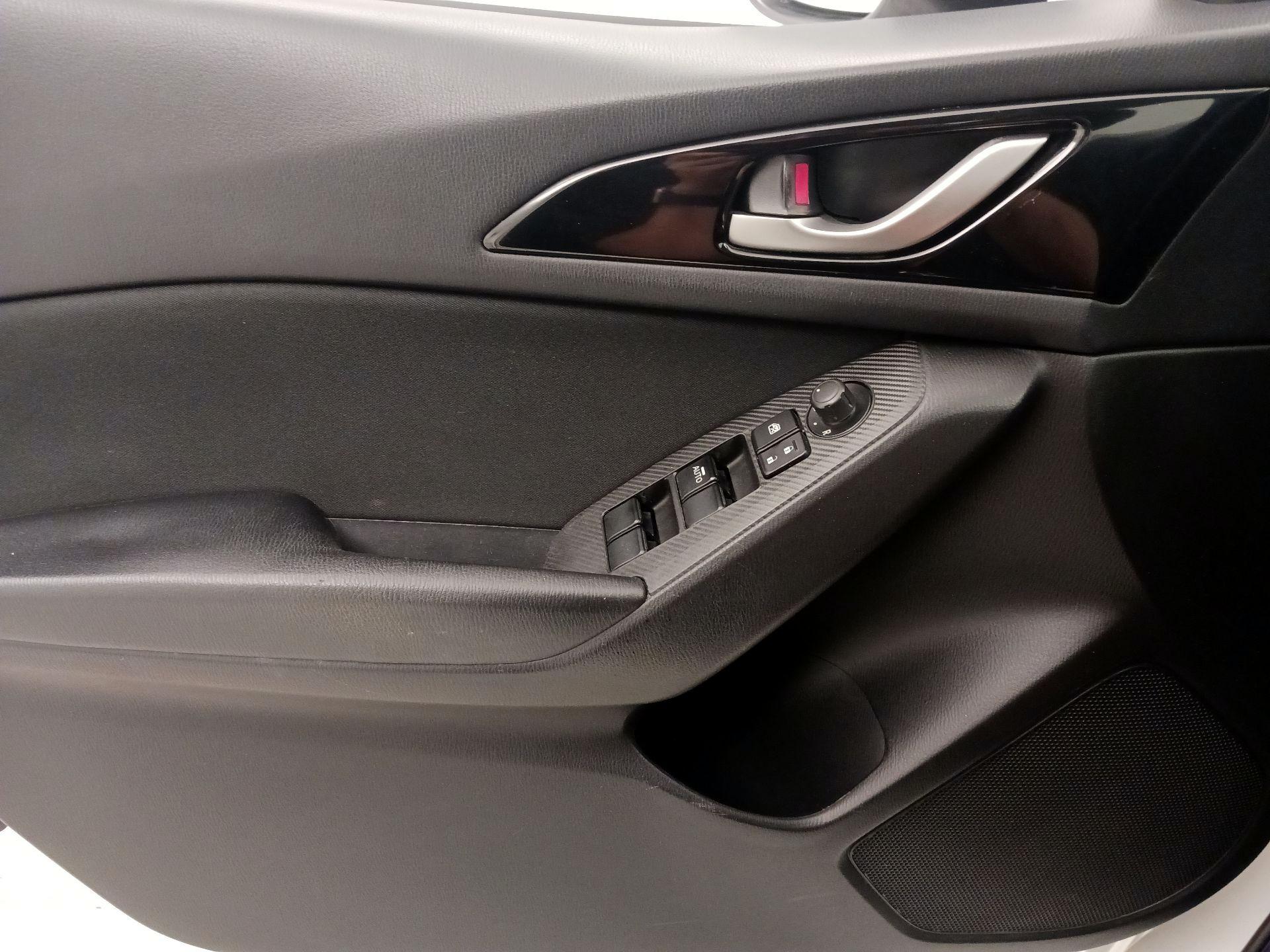 Thumbnail: 2016 Mazda Mazda3 - 12