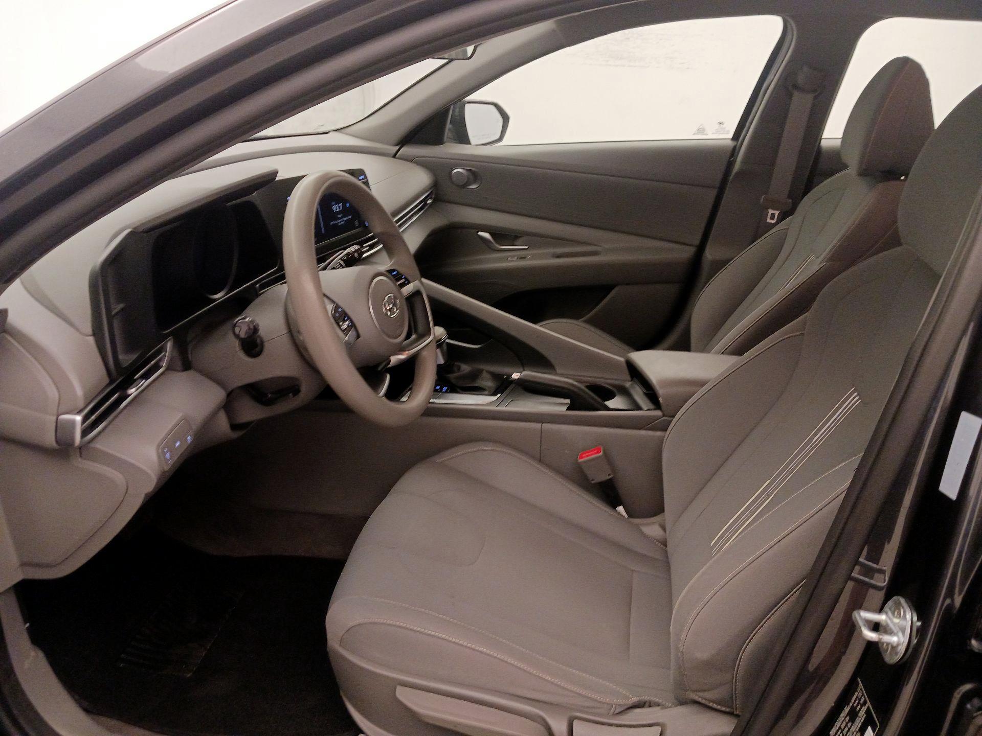 Thumbnail: 2021 Hyundai Elantra - 11