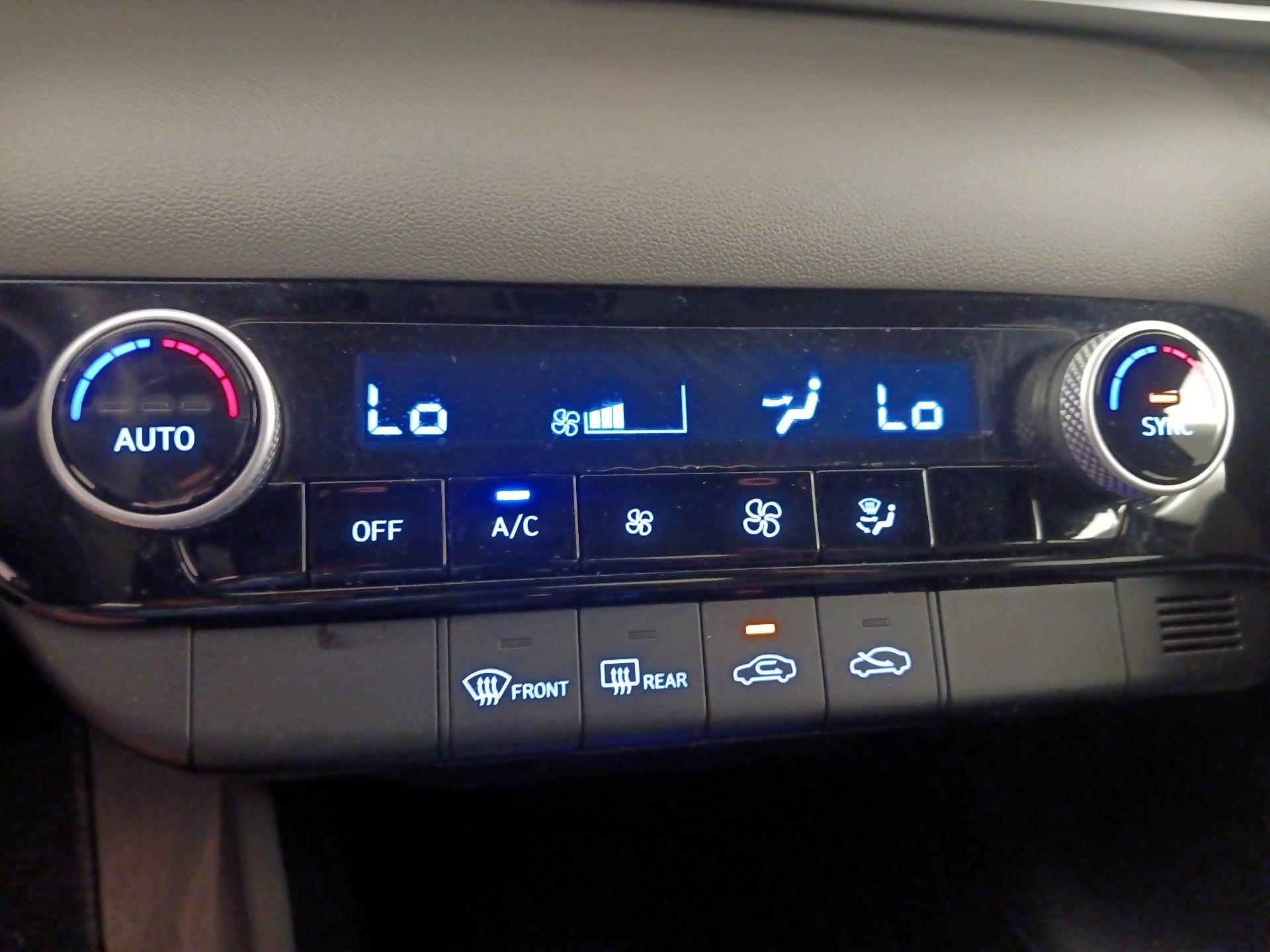 Thumbnail: 2021 Hyundai Elantra - 16