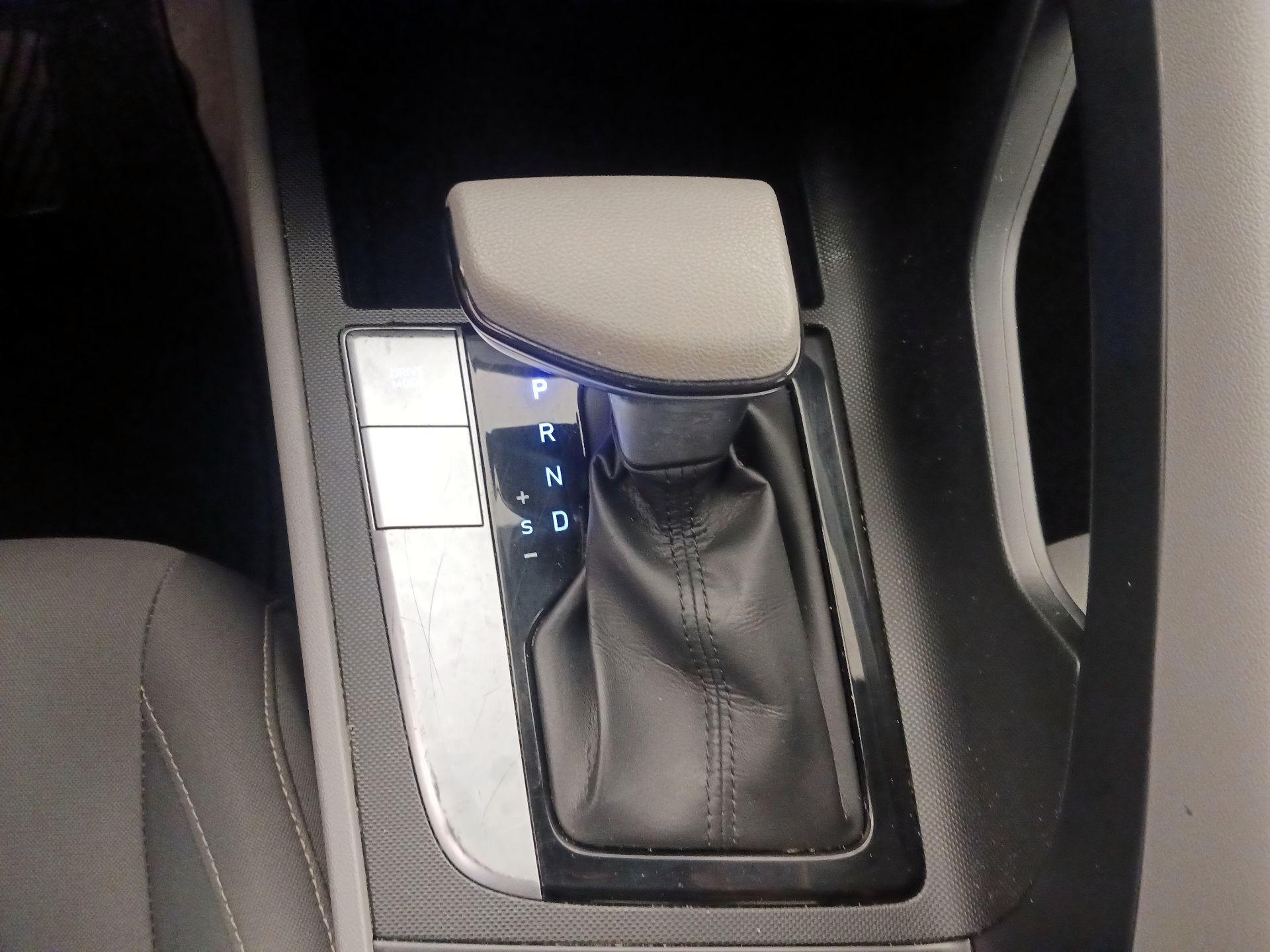 Thumbnail: 2021 Hyundai Elantra - 17