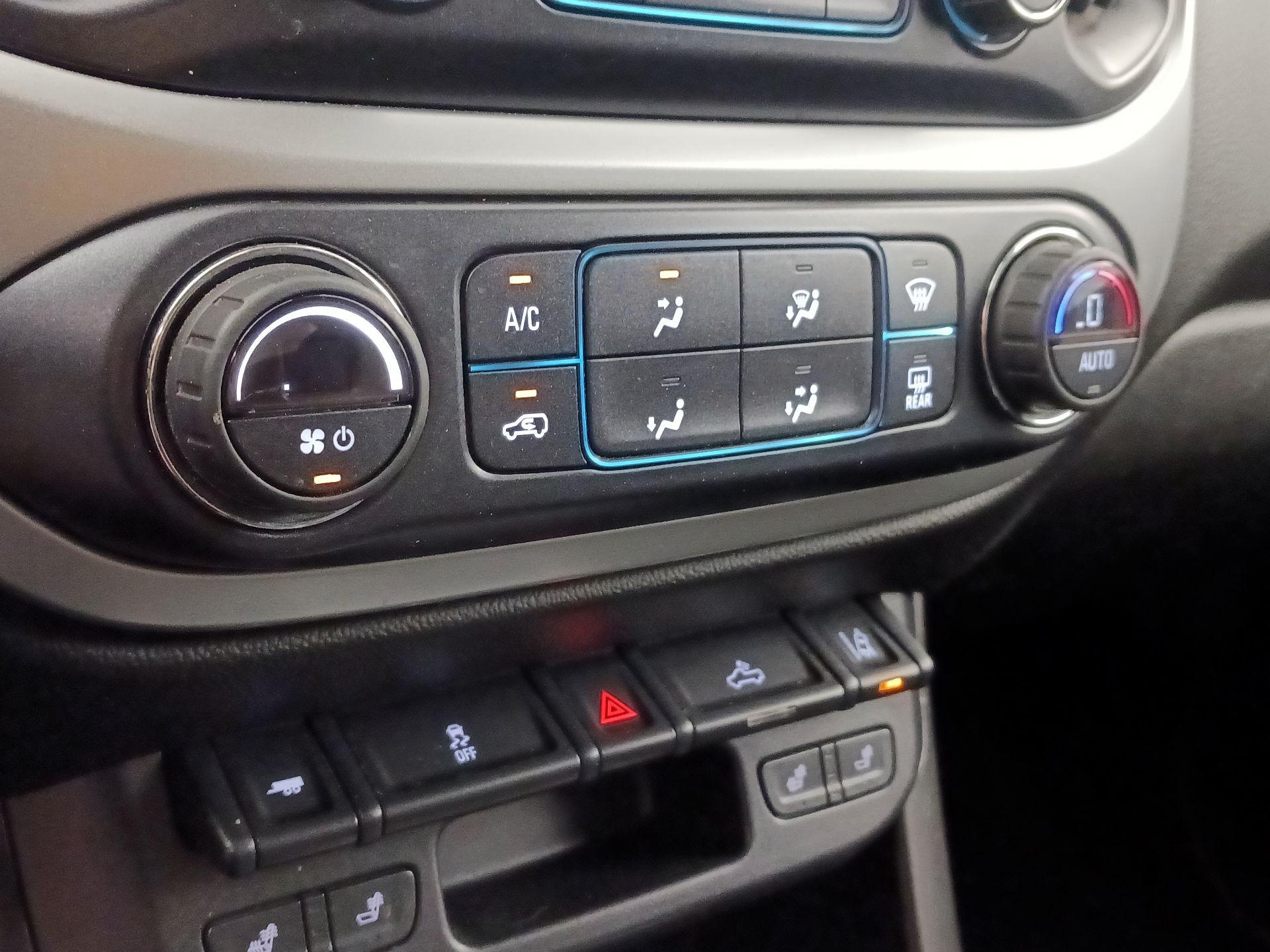 Thumbnail: 2016 Chevrolet Colorado - 16