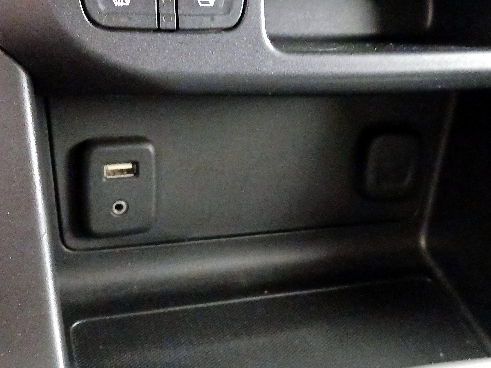 Thumbnail: 2016 Chevrolet Colorado - 18