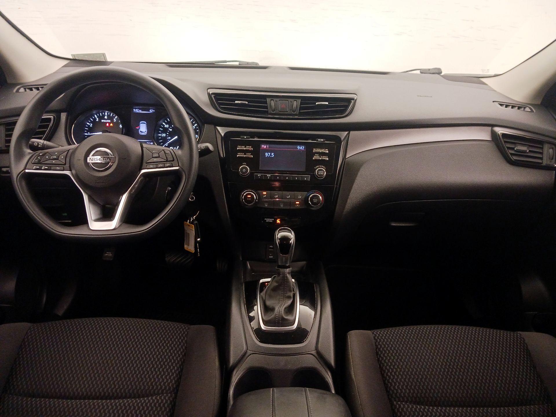 Thumbnail: 2018 Nissan Rogue Sport - 9
