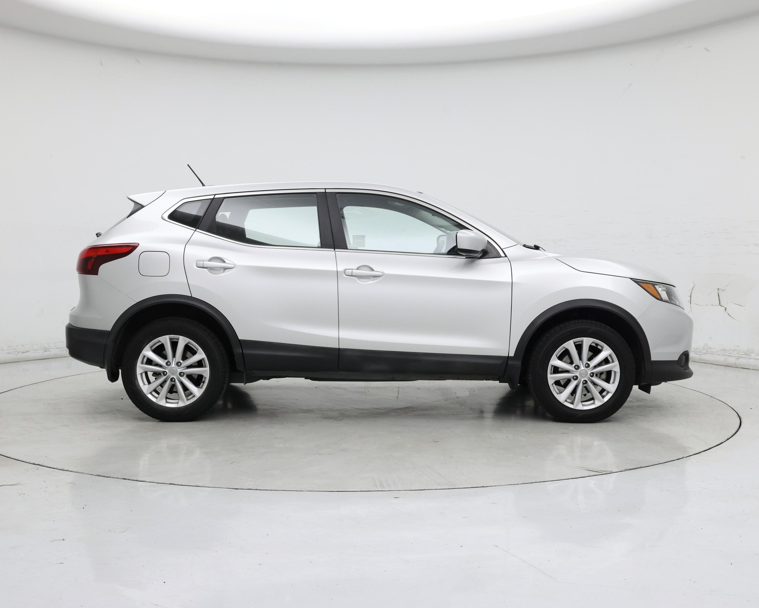 Thumbnail: 2018 Nissan Rogue Sport - 7