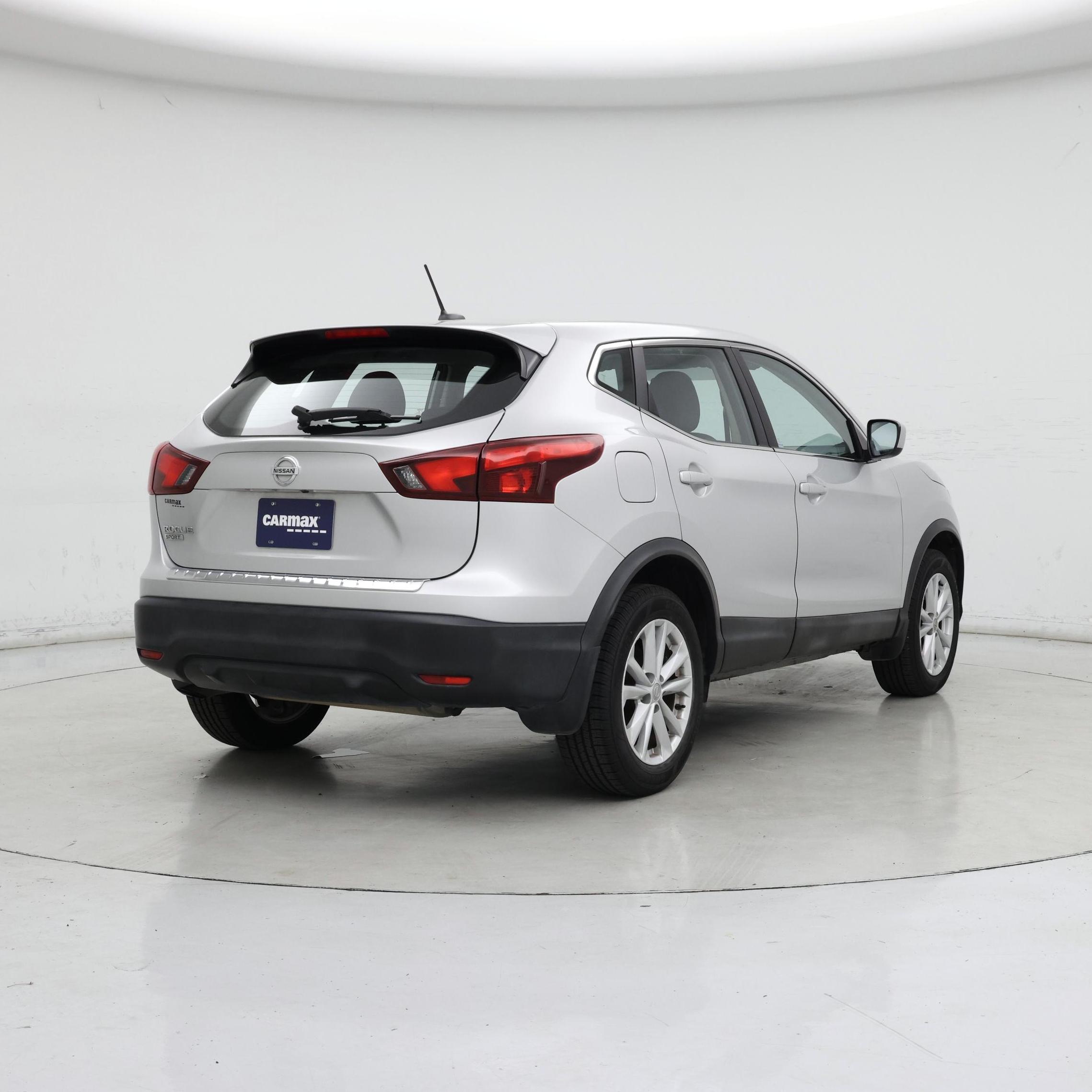 Thumbnail: 2018 Nissan Rogue Sport - 8
