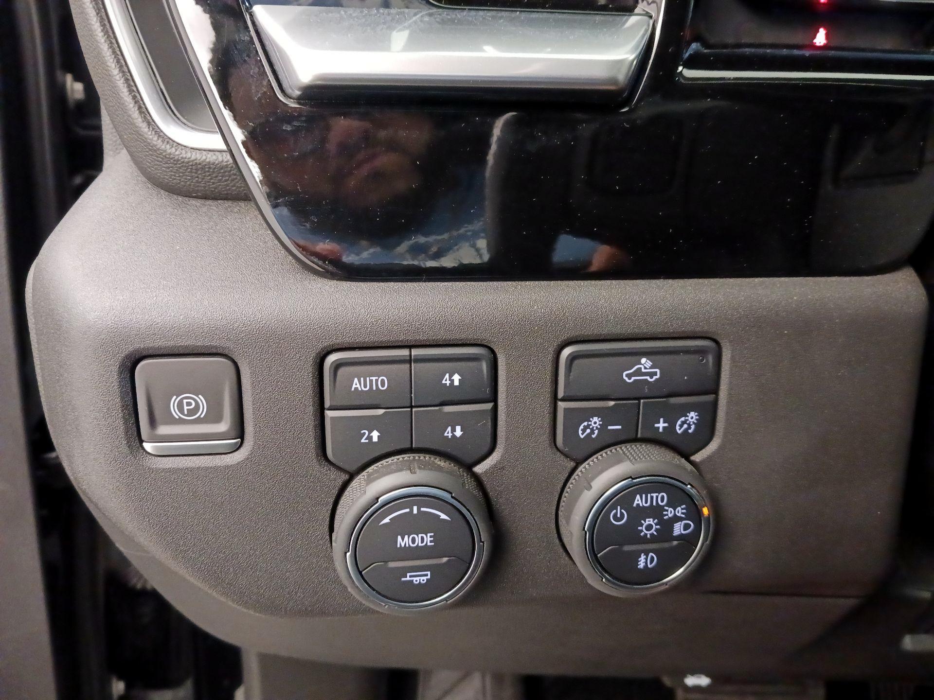 Thumbnail: 2022 Chevrolet Silverado 1500 - 13