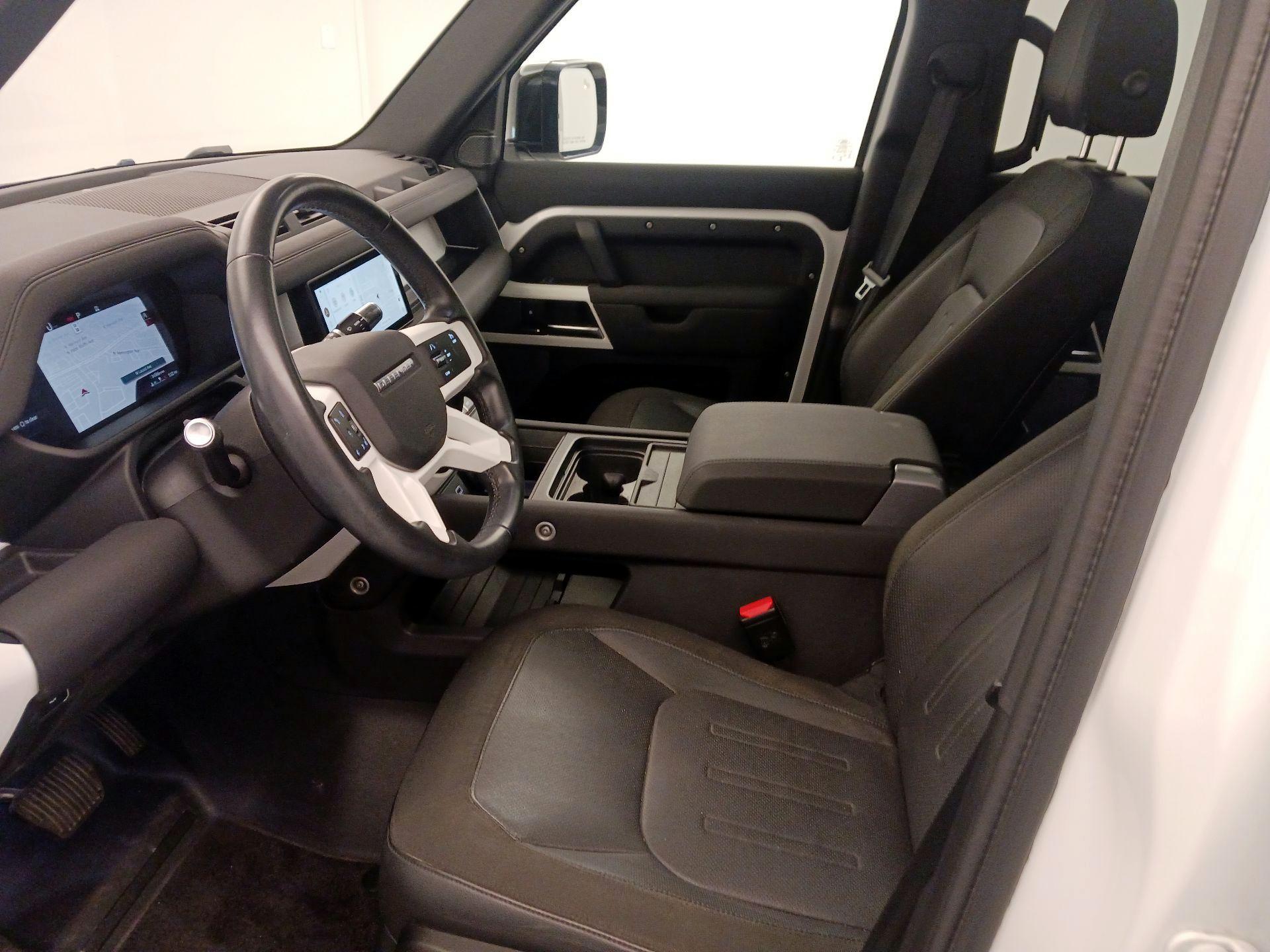 Thumbnail: 2020 Land Rover Defender - 11