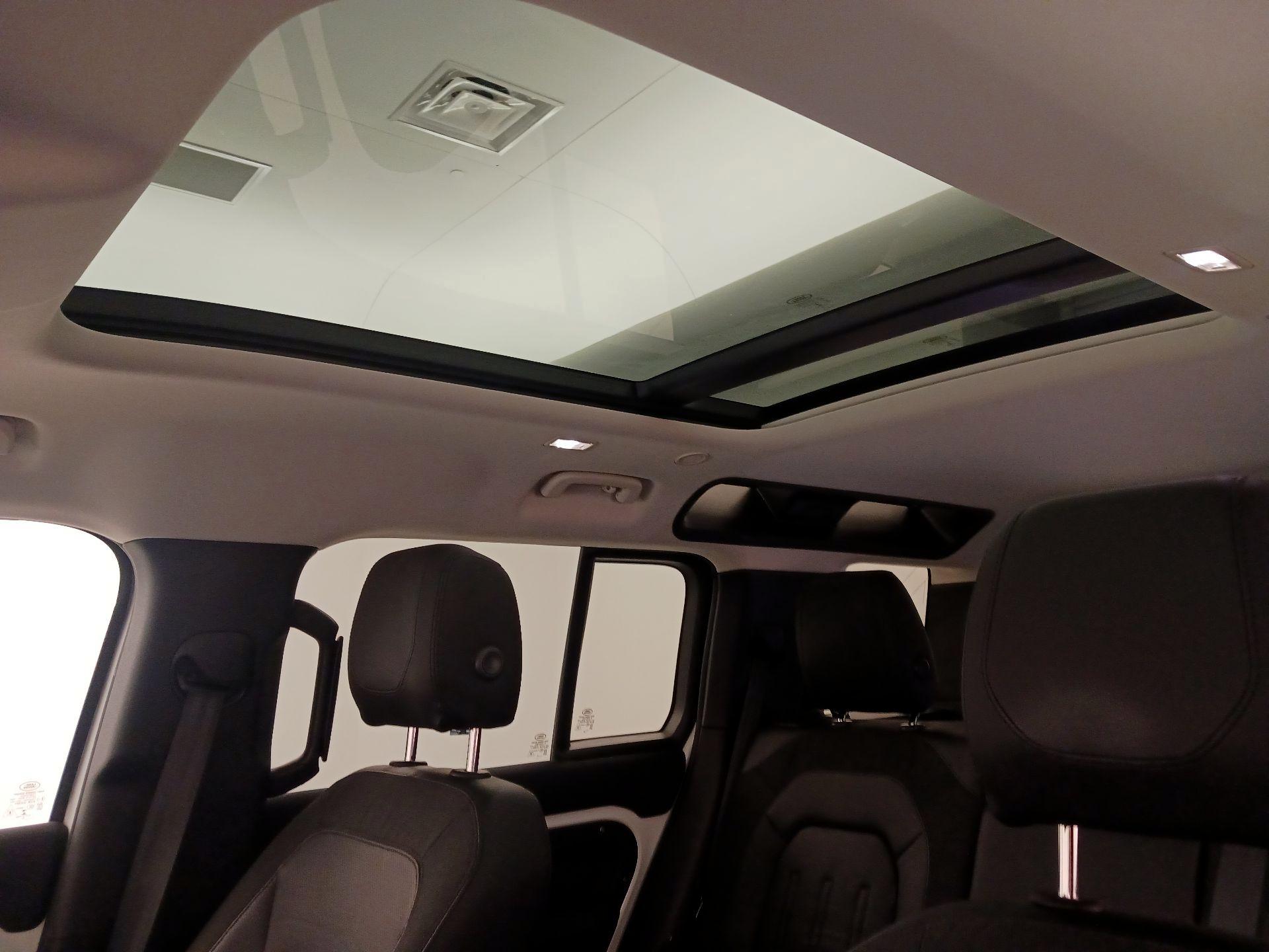 Thumbnail: 2020 Land Rover Defender - 20