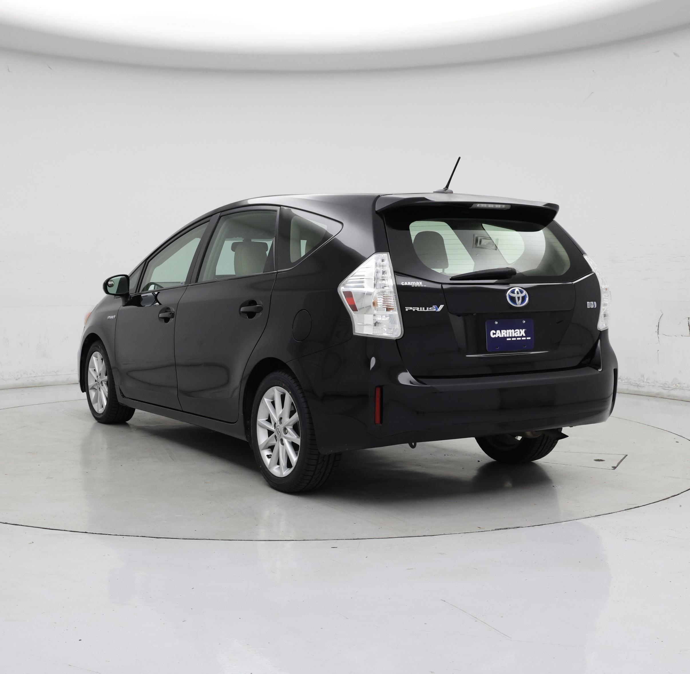 Thumbnail: 2013 Toyota Prius v - 2