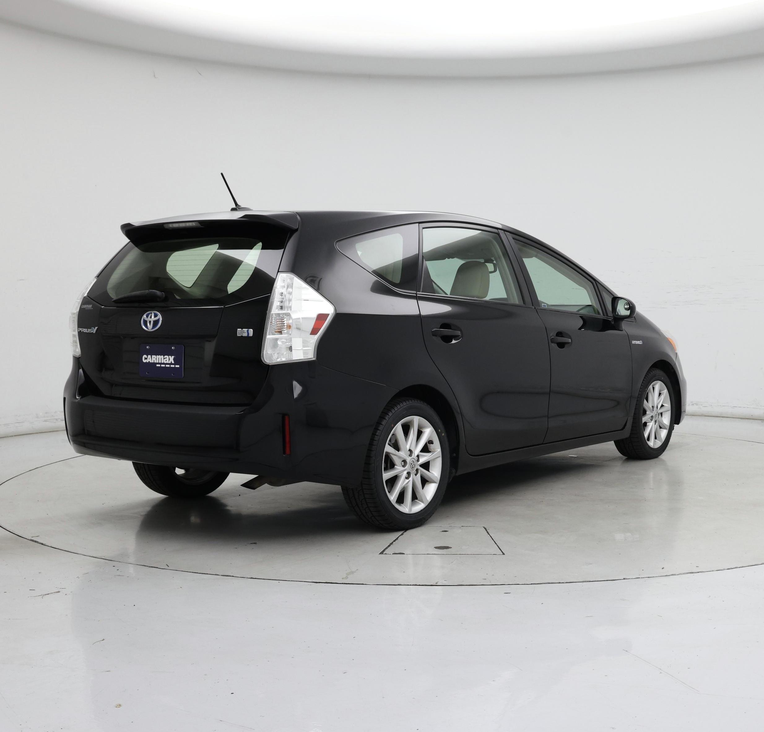 Thumbnail: 2013 Toyota Prius v - 8