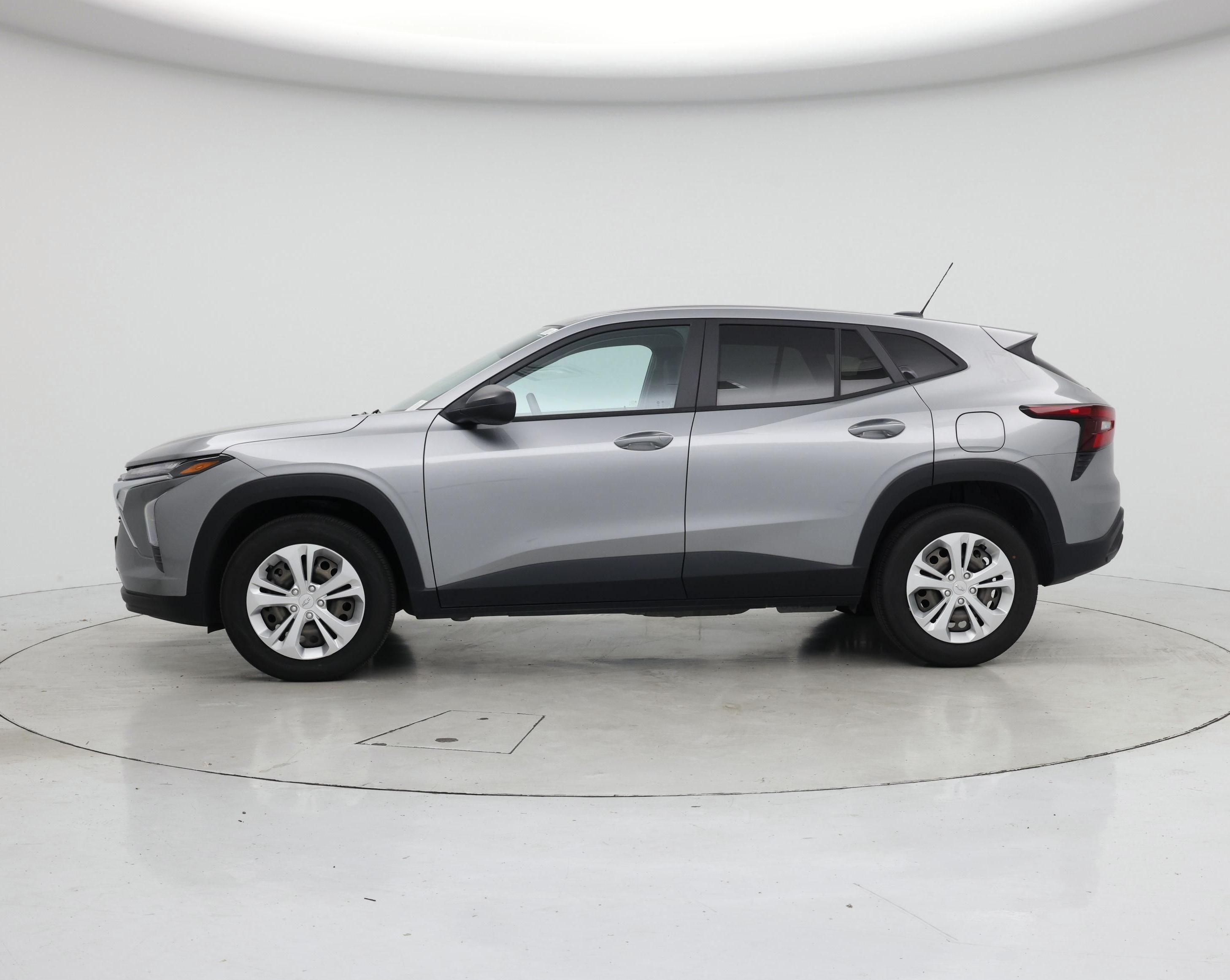 Thumbnail: 2024 Chevrolet Trax - 3