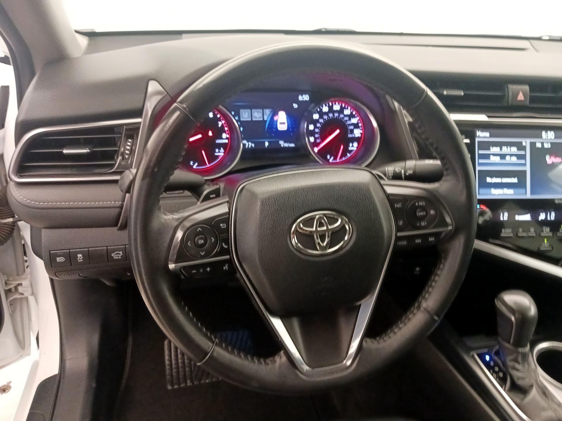 Thumbnail: 2019 Toyota Camry - 10