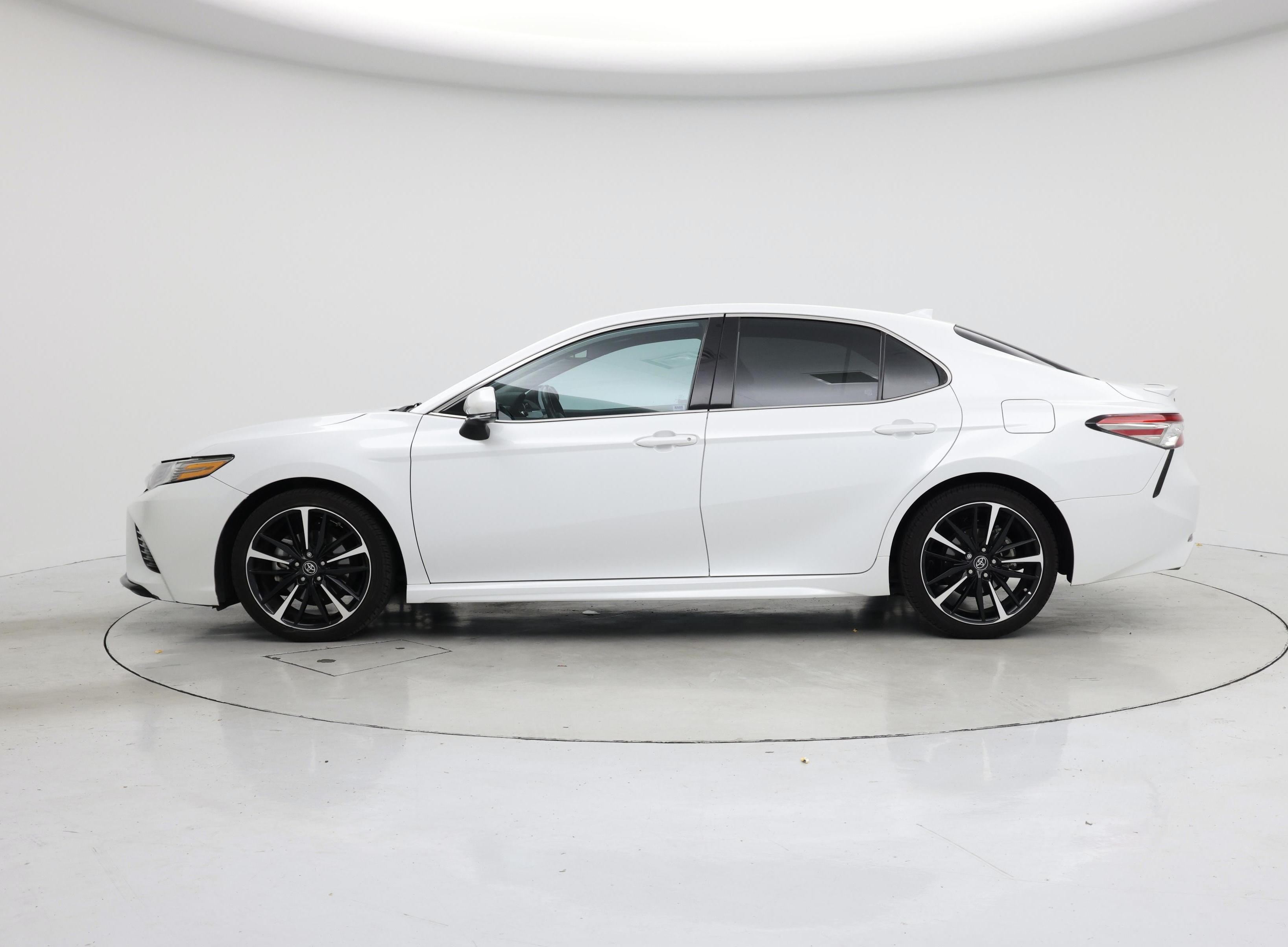 Thumbnail: 2019 Toyota Camry - 3