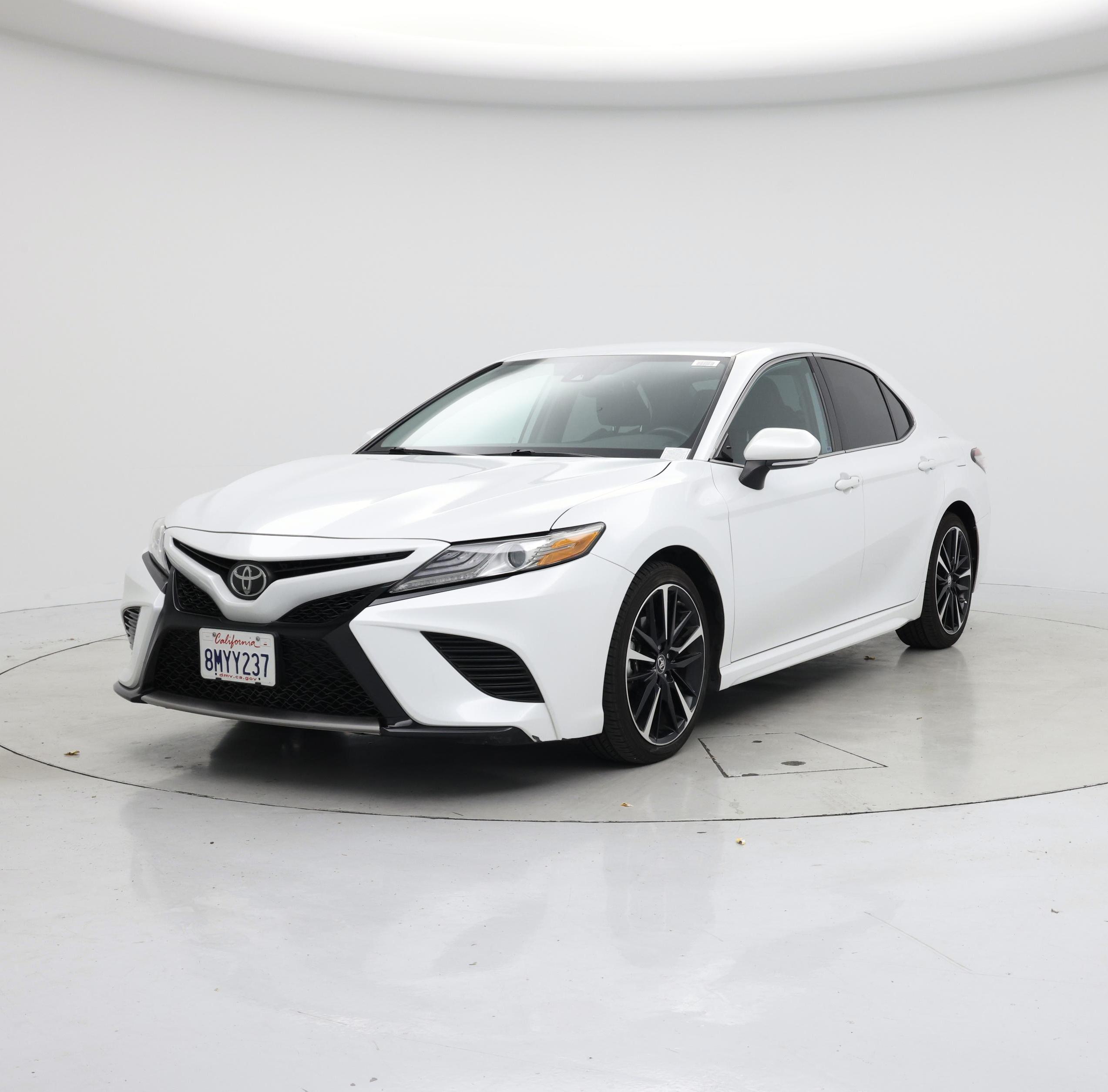 Thumbnail: 2019 Toyota Camry - 4
