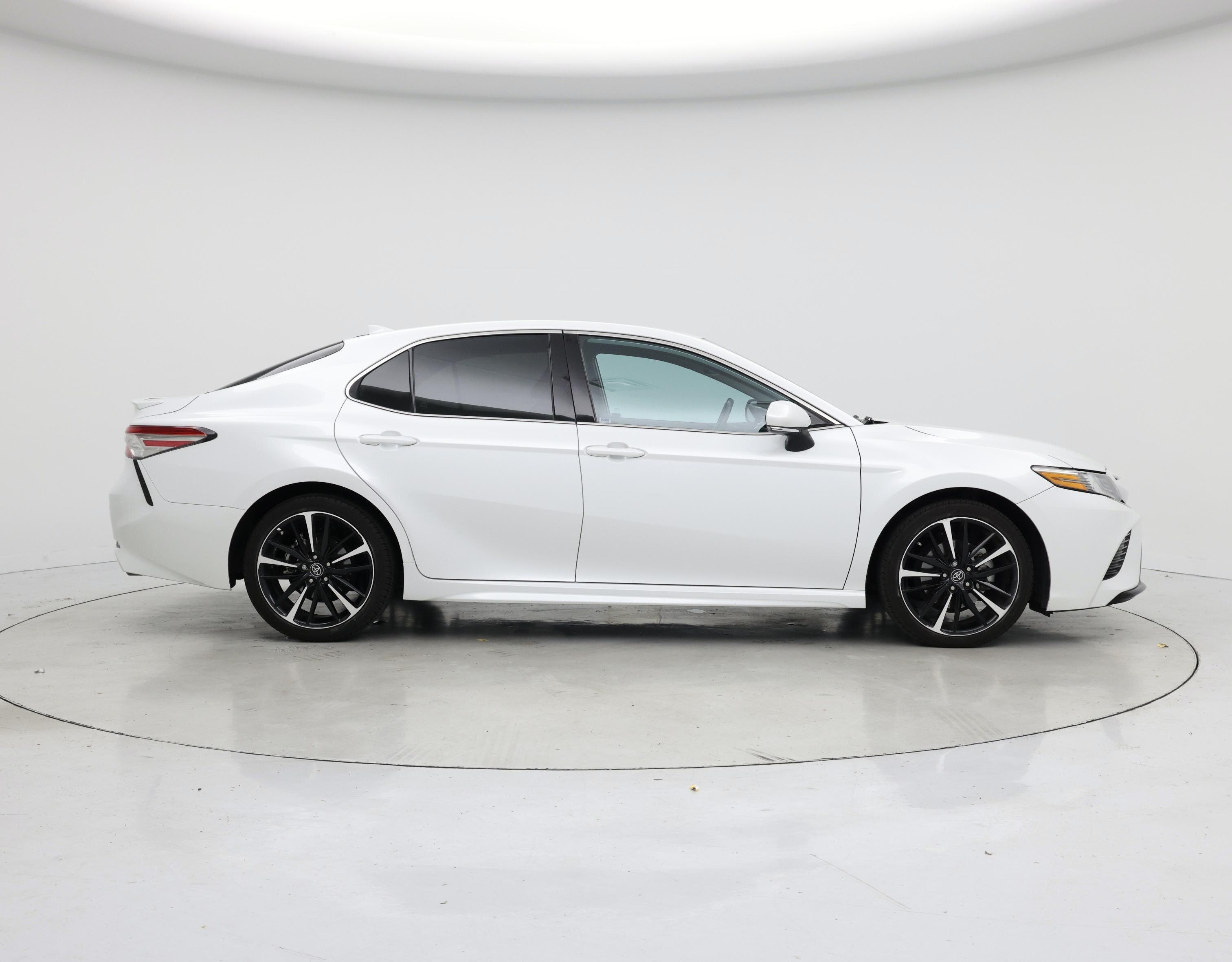 Thumbnail: 2019 Toyota Camry - 7