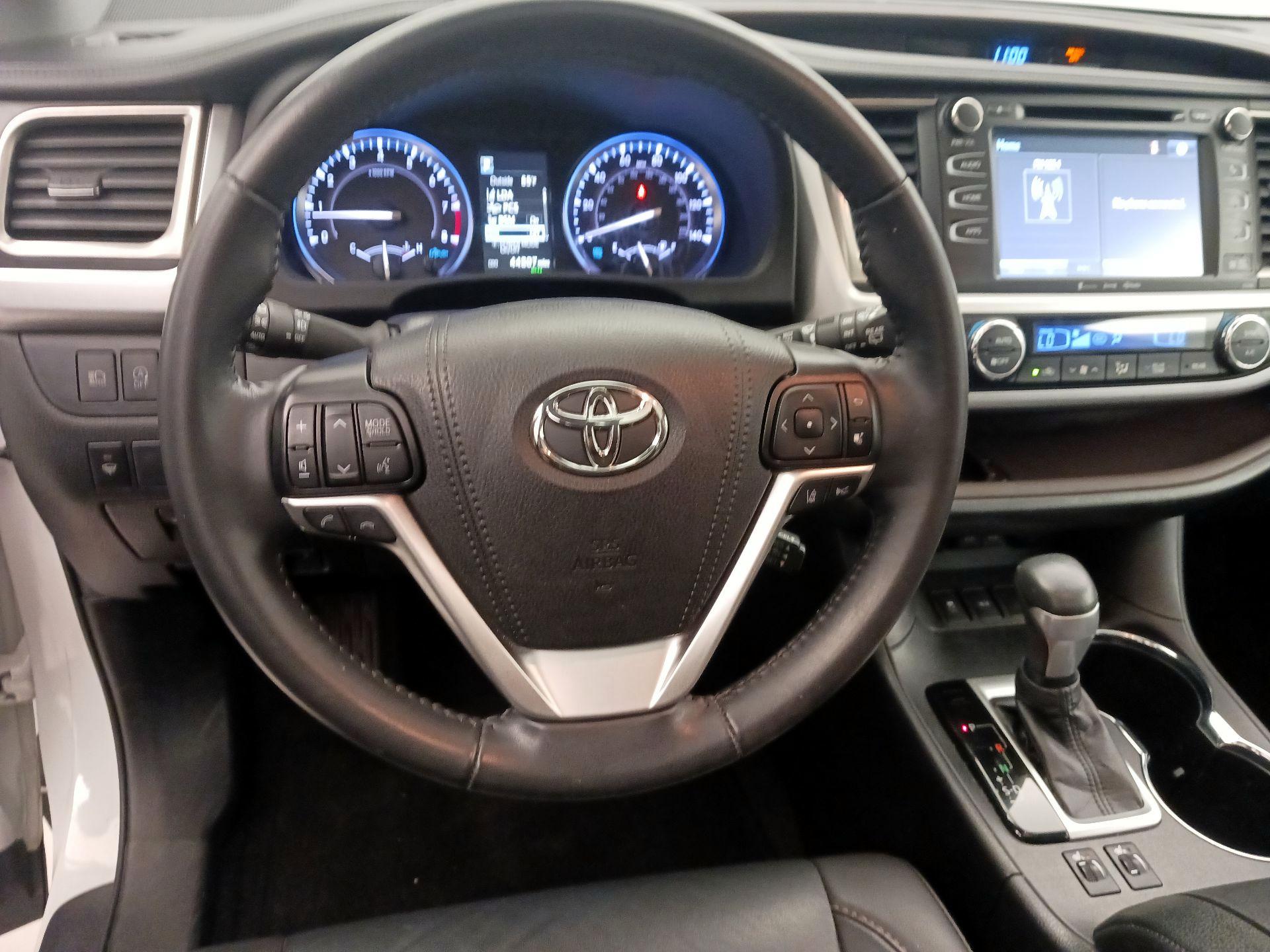 Thumbnail: 2019 Toyota Highlander - 10