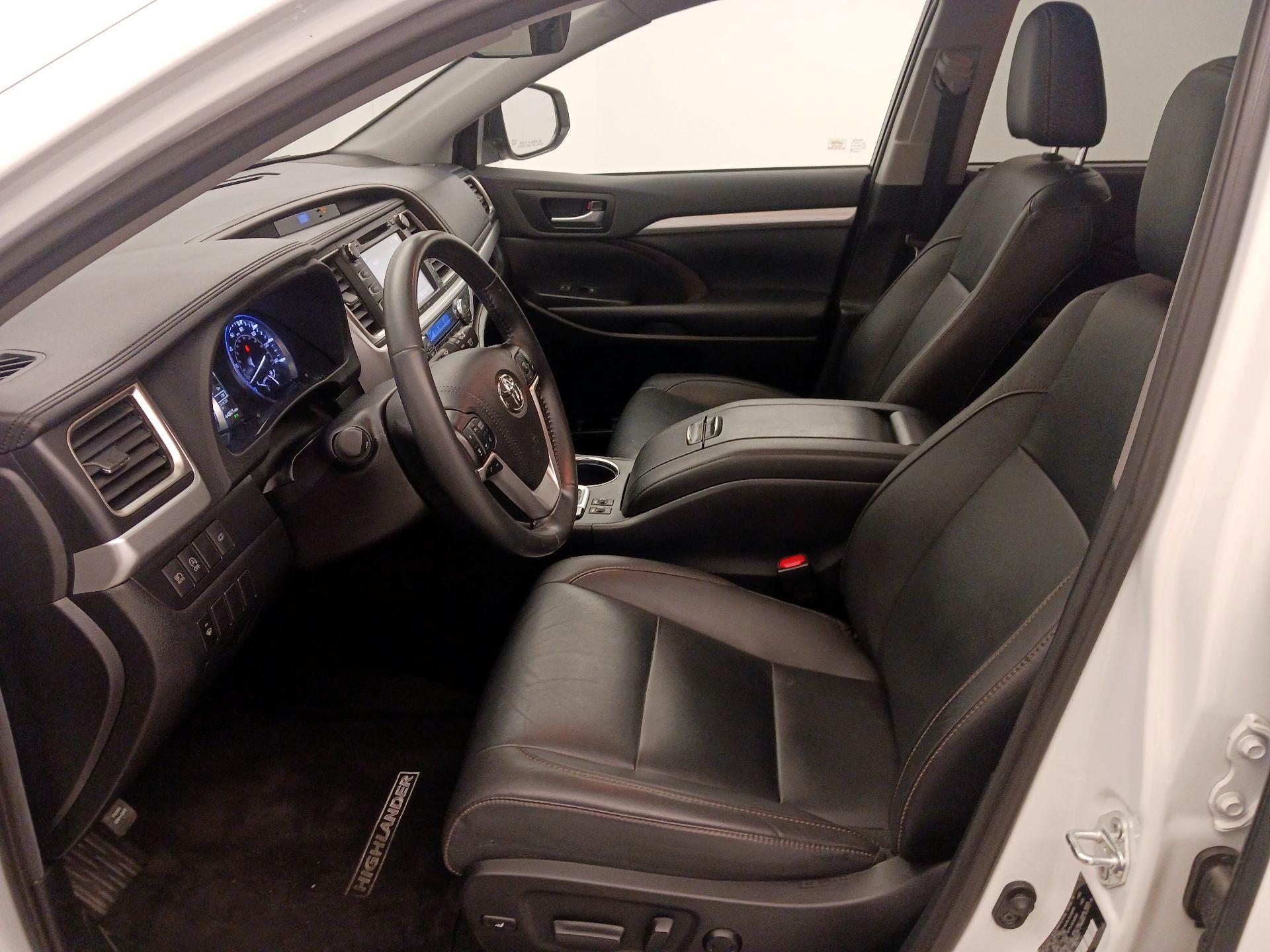 Thumbnail: 2019 Toyota Highlander - 11