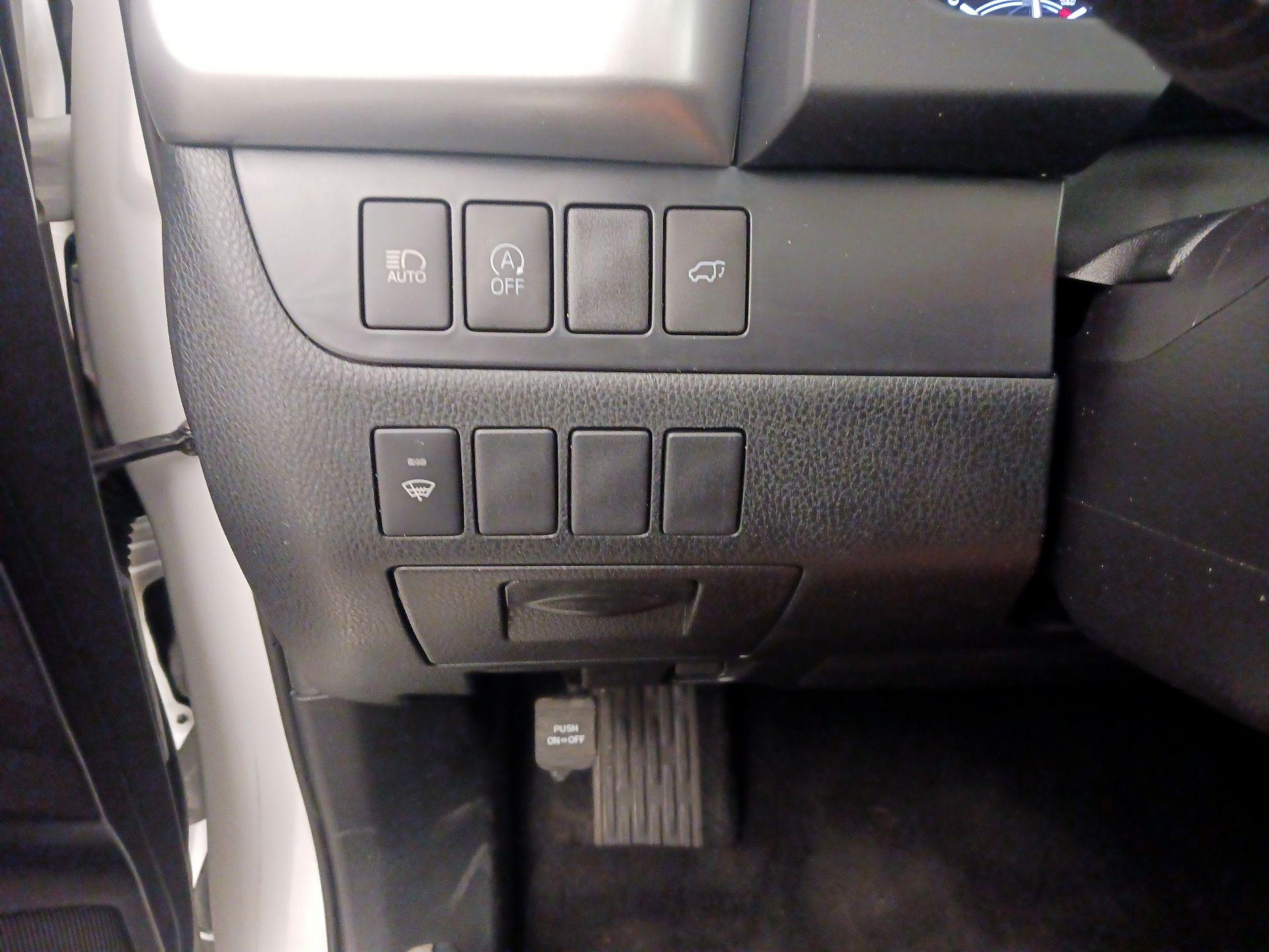 Thumbnail: 2019 Toyota Highlander - 13