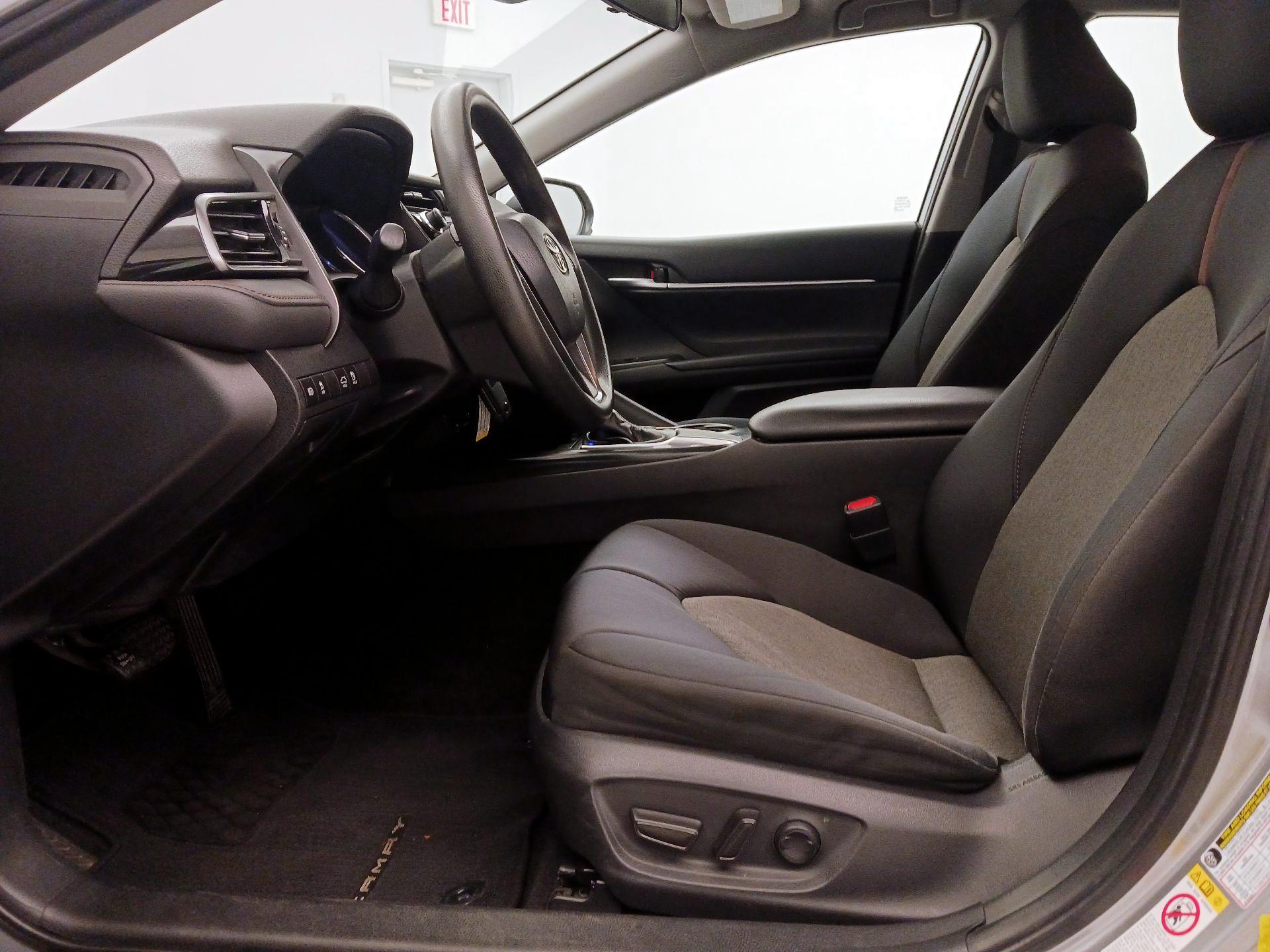 Thumbnail: 2019 Toyota Camry - 11