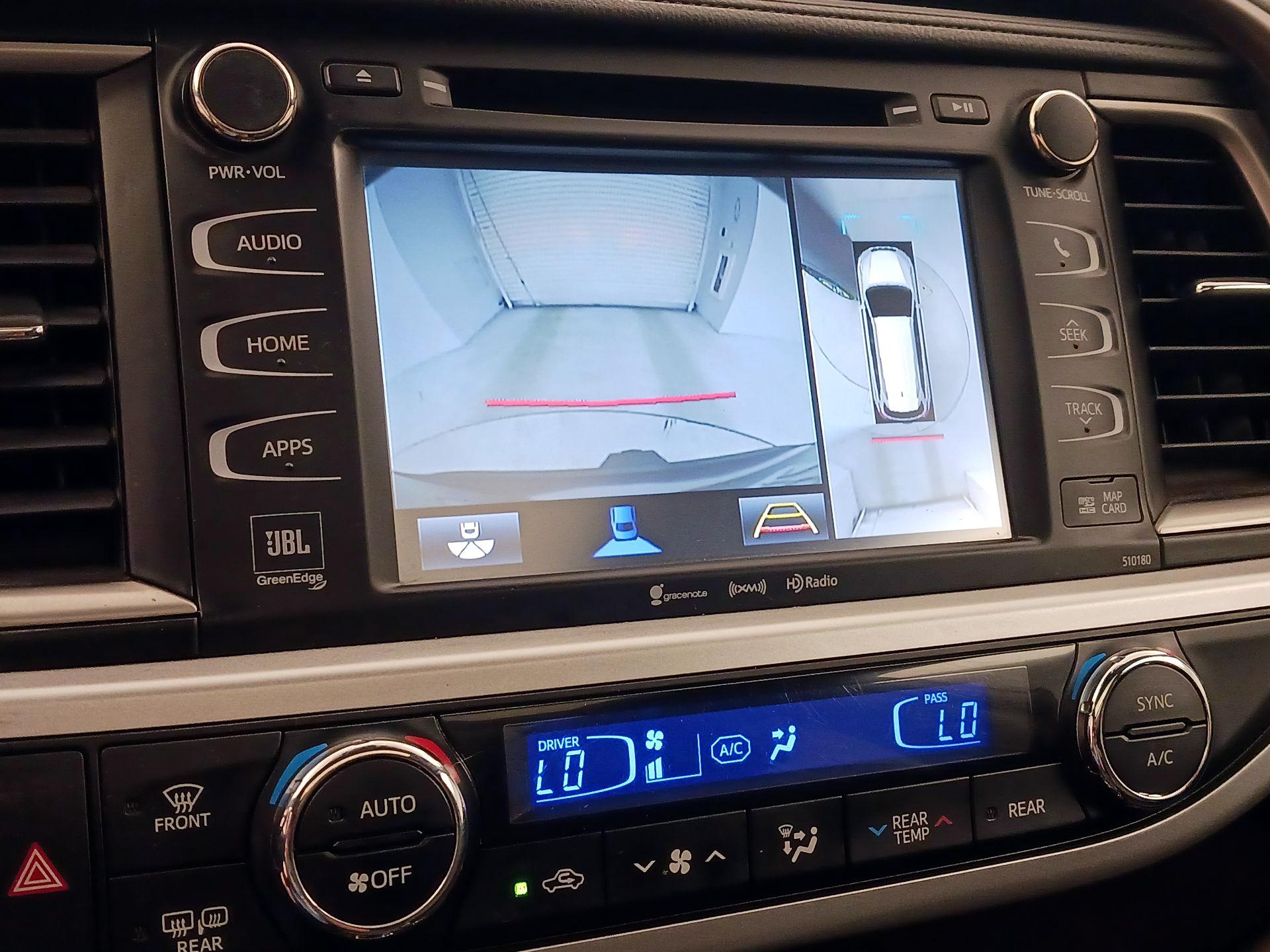 Thumbnail: 2018 Toyota Highlander - 14