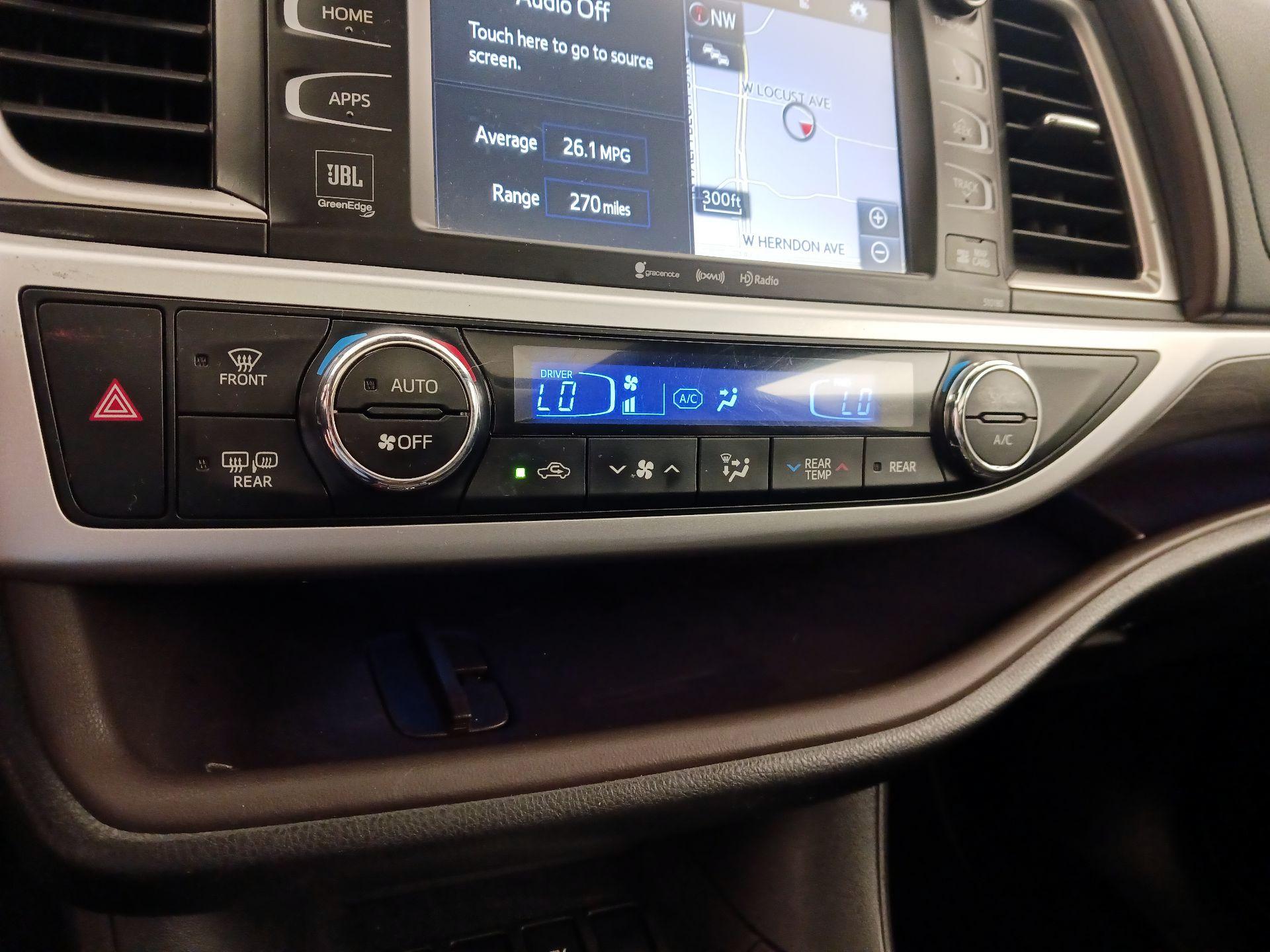 Thumbnail: 2018 Toyota Highlander - 16