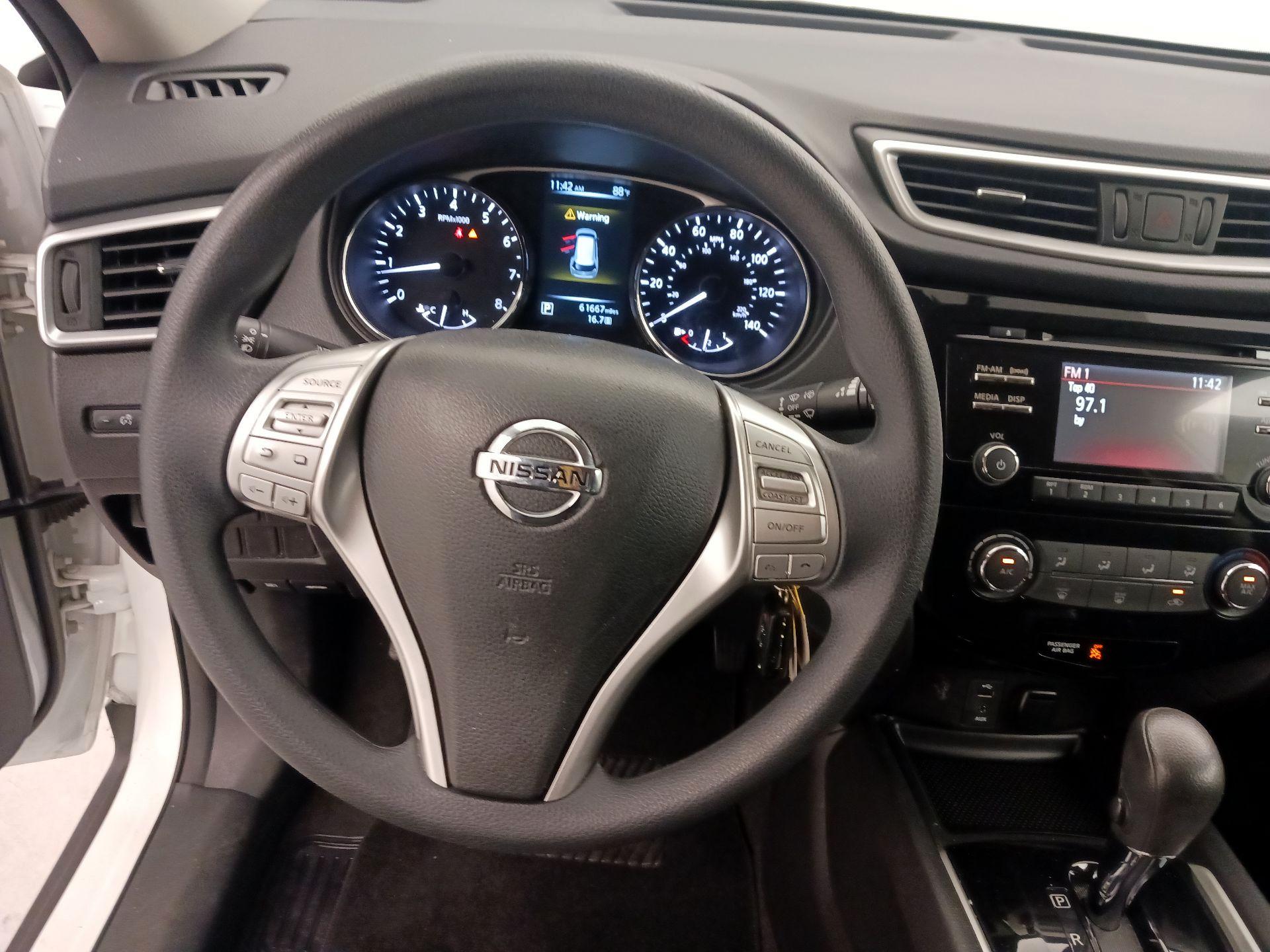 Thumbnail: 2015 Nissan Rogue - 10