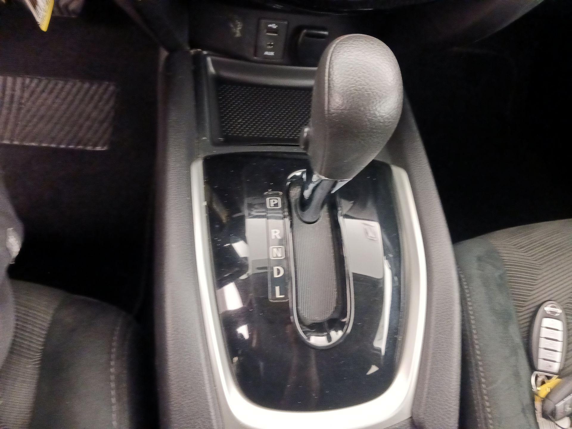 Thumbnail: 2015 Nissan Rogue - 17