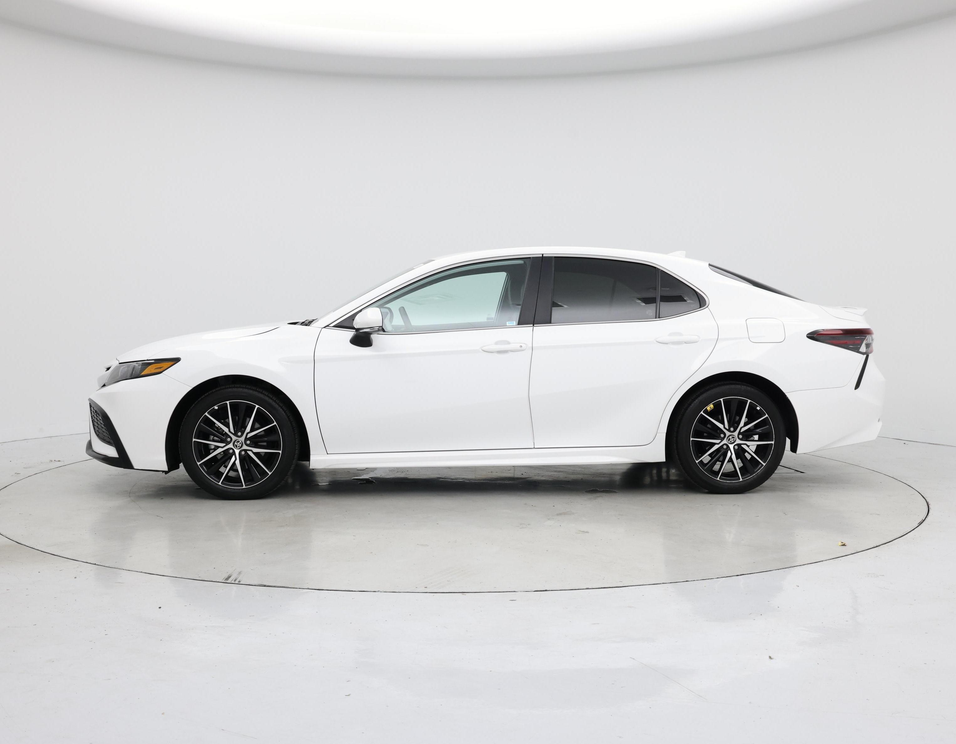 Thumbnail: 2024 Toyota Camry - 3