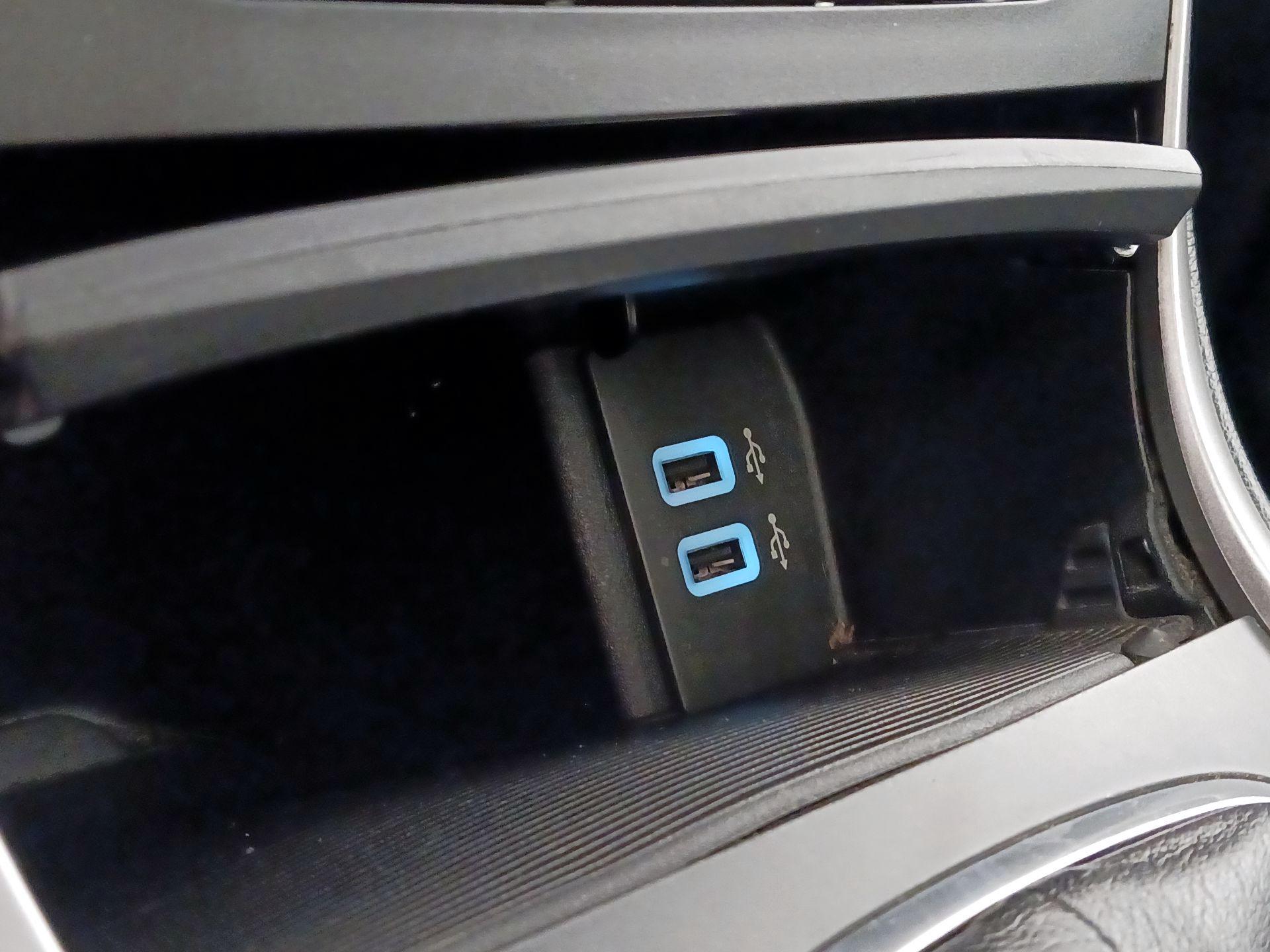 Thumbnail: 2016 Ford Edge - 19