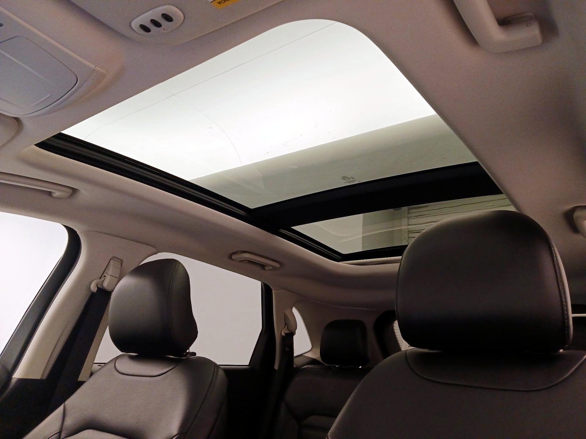 Thumbnail: 2016 Ford Edge - 20